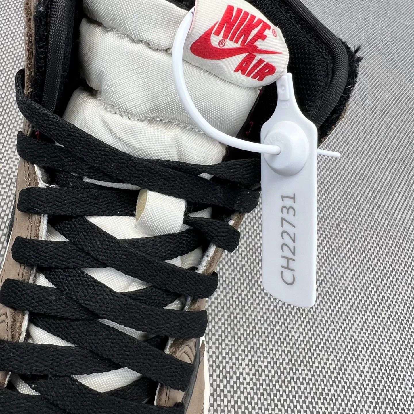 Nike AJ1 High TS Original Reverse Swoosh Size US 9 / EU 42 - 8 Thumbnail
