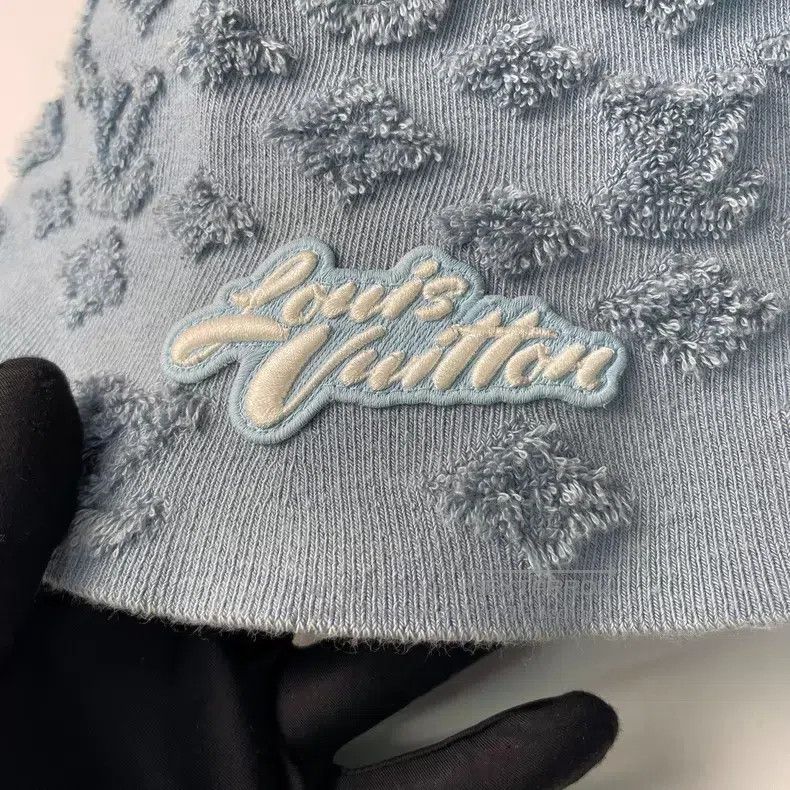 Louis Vuitton Louis Vuitton 25 new MONOGRAM SPONGE blue embossed Terry f Size ONE SIZE - 4 Thumbnail