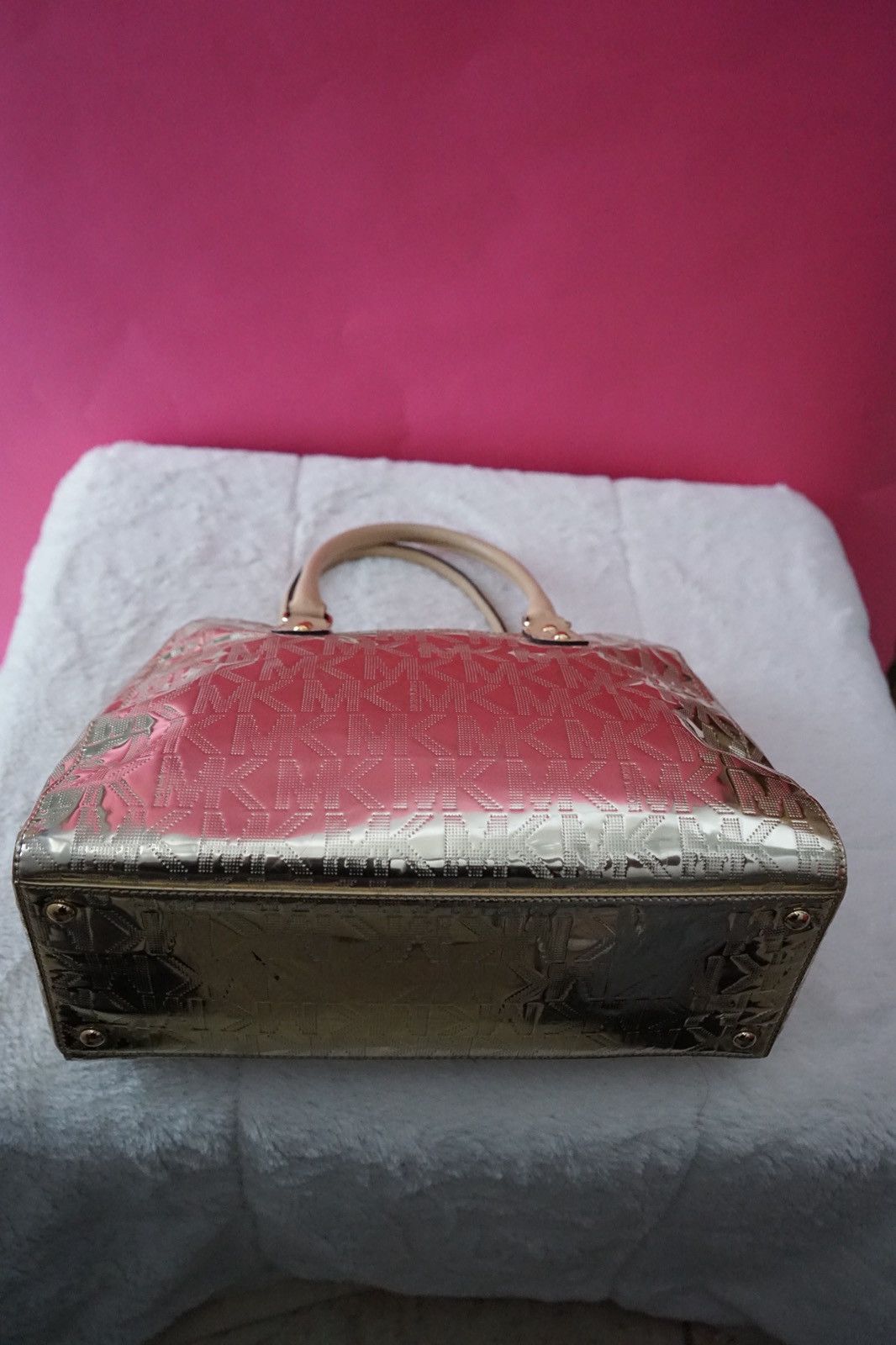 Michael Kors MICHAEL KORS Metallic Gold Mirror MK Logo Embossed Satchel Size ONE SIZE - 5 Thumbnail