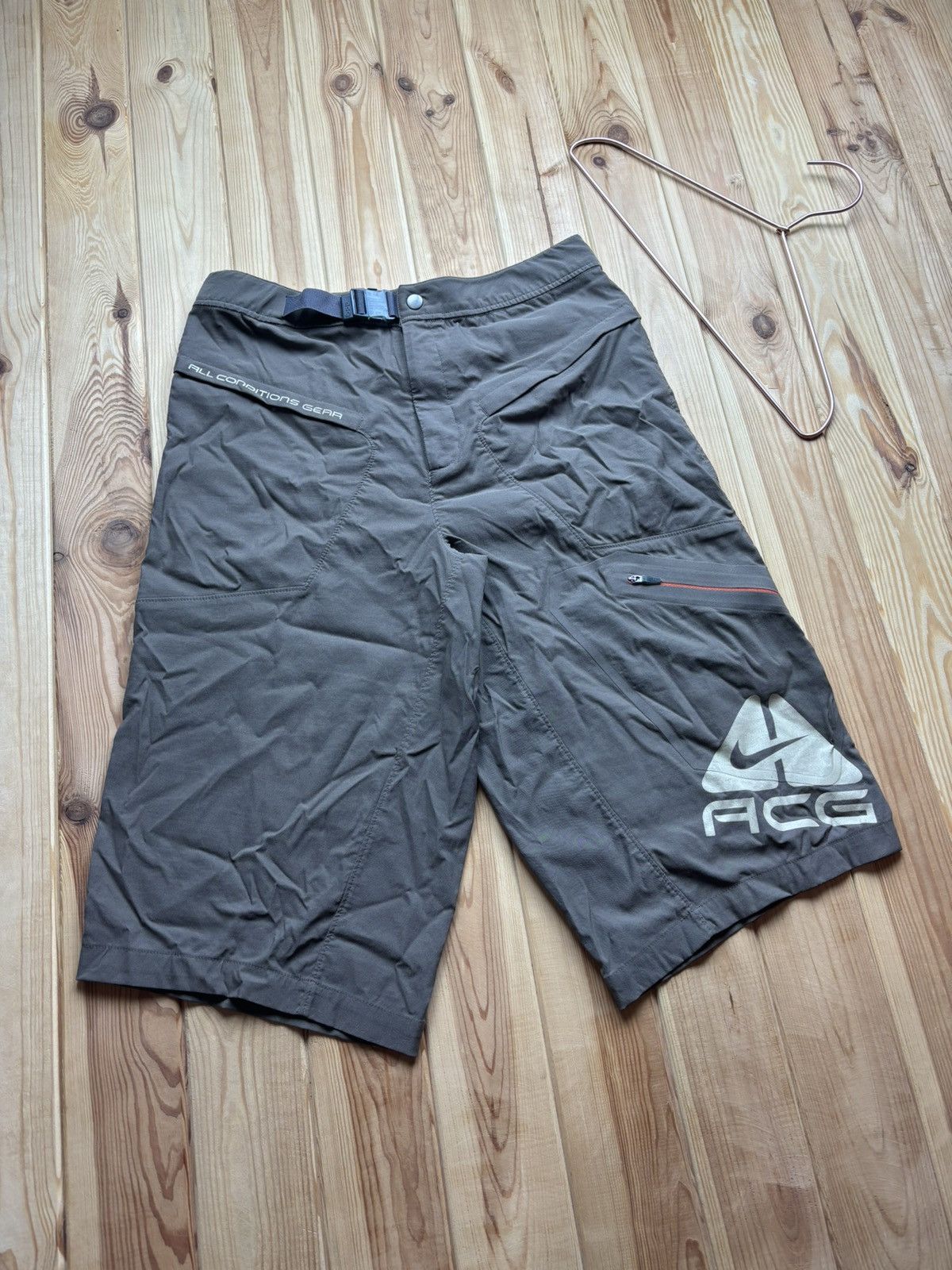 Nike ACG Trekking outdoor VINTAGE shorts Nike ACG with a large logo Size US 30 / EU 46 - 1 Thumbnail