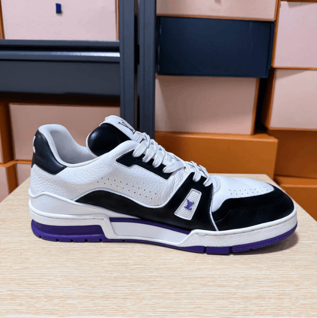 Louis Vuitton Louis Vuitton low-top sneakers Size US 12 / EU 45 - 3 Thumbnail