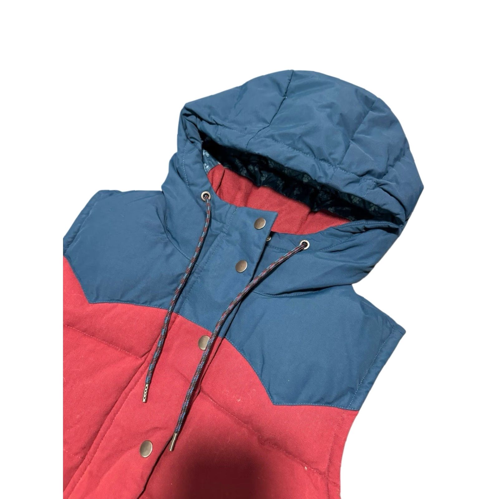 Patagonia **PATAGONIA Women's S Red Navy Floral Hooded Down Vest** User: PATAGONIA Women's S Red Navy Floral Hooded Down Vest Size S / US 4 / IT 40 - 4 Thumbnail