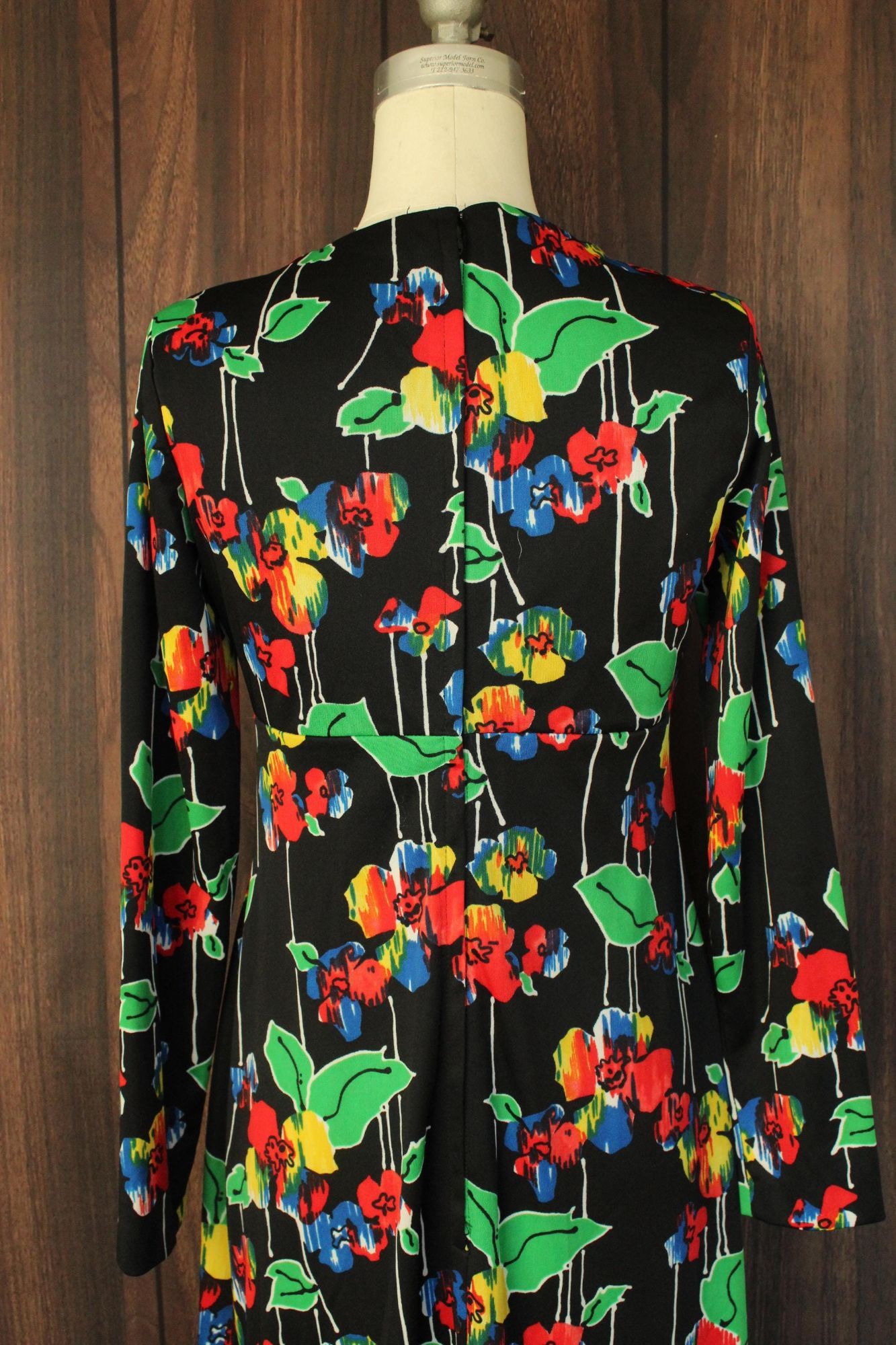 Vintage Vintage 1960s Dress, Black Floral Print with Brooch Maxidre Size M / US 6-8 / IT 42-44 - 7 Thumbnail