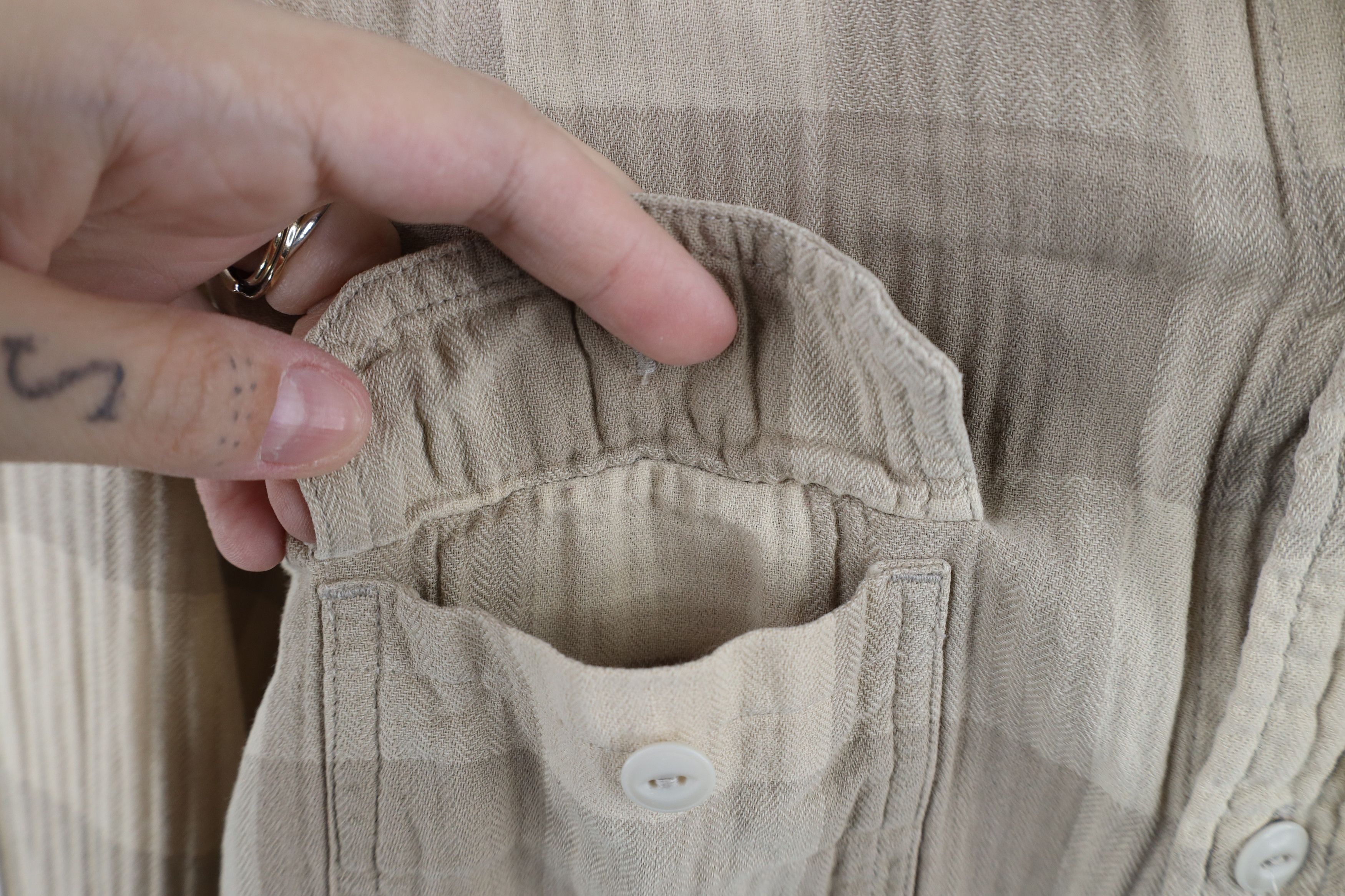 Vintage Vintage 90s Streetwear Flannel Collared Button Shirt Beige Size US L / EU 52-54 / 3 - 4 Thumbnail