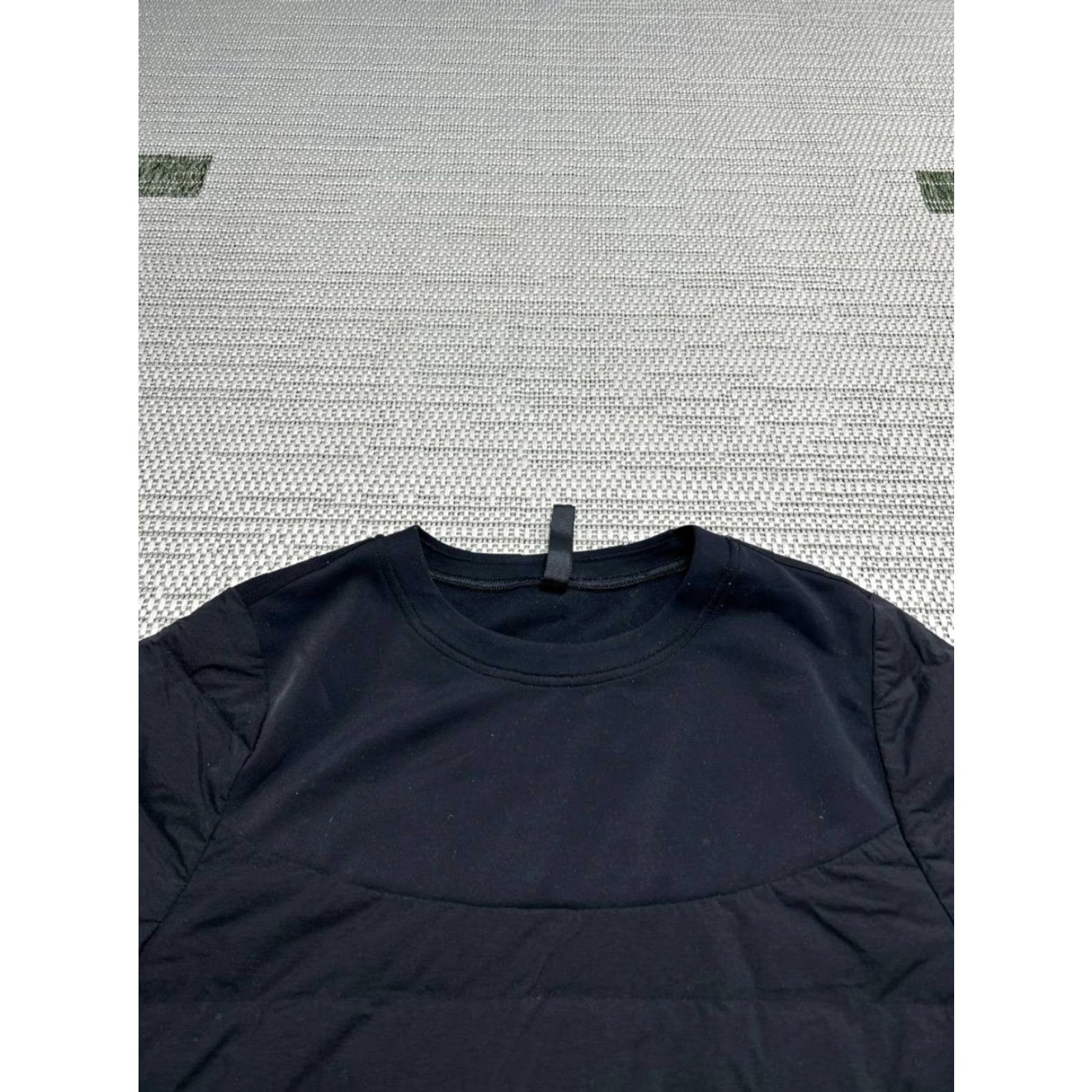 Lululemon Lululemon Down And Around Sweatshirt Womens 4 Black Insulated Pullover Crew Neck Long Sleeve Activewear Gym & Training Updated Size S / US 4 / IT 40 - 2 Thumbnail