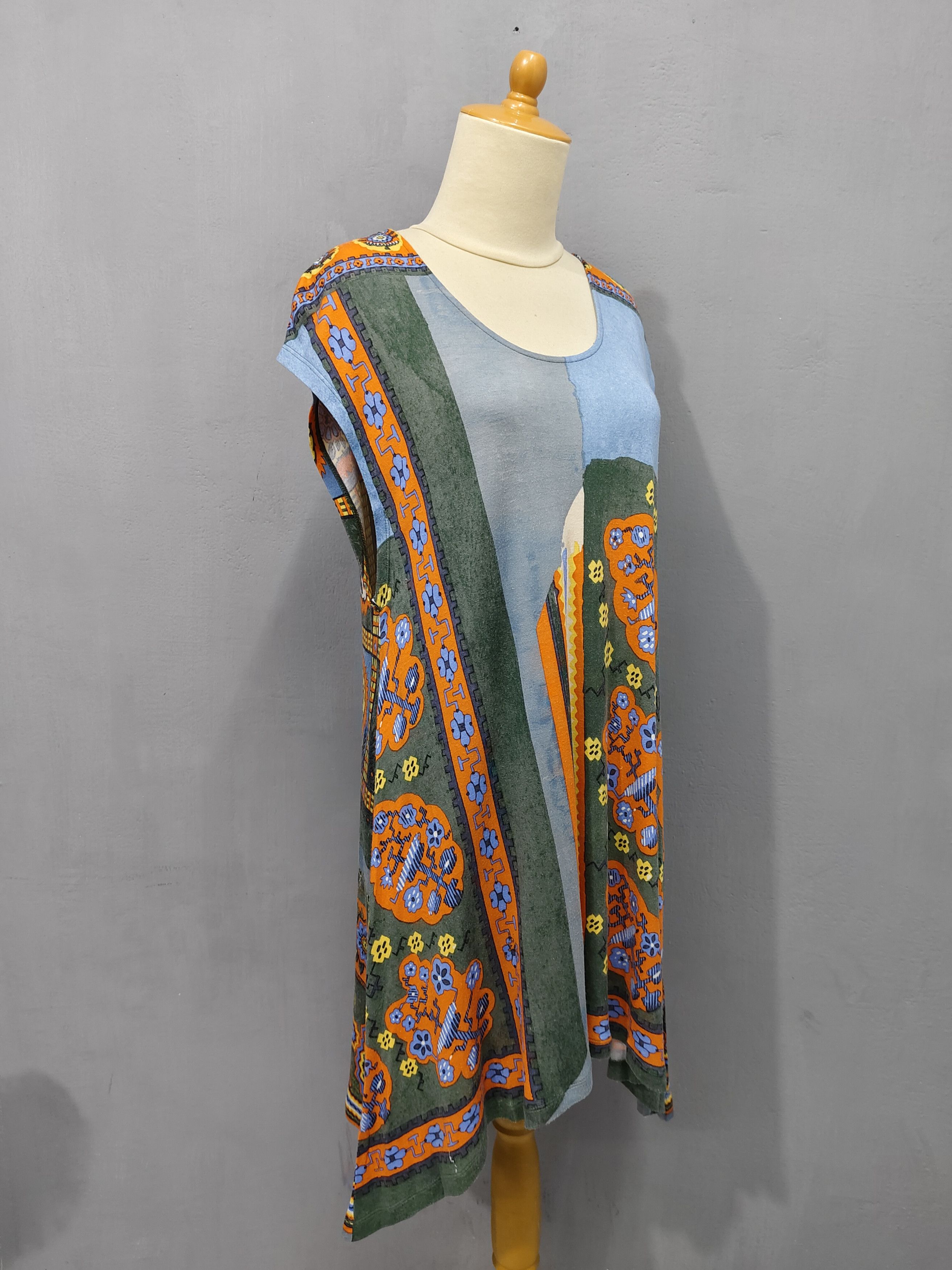 Tsumori Chisato Tsumori Chisato 🇯🇵 Graphic Panel Artwear Rayon Sleeveless Size L / US 10 / IT 46 - 3 Thumbnail