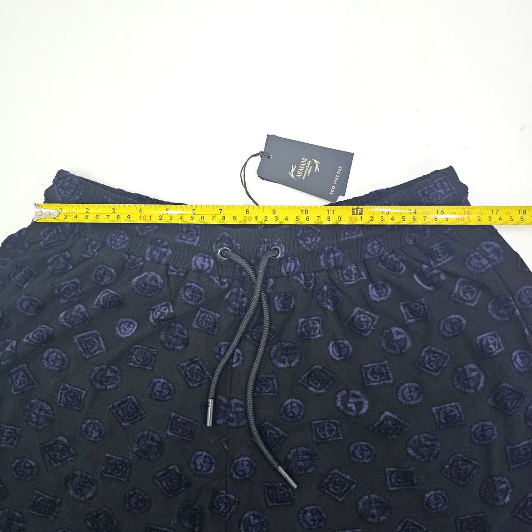 Giorgio Armani Giorgio Armani Cotton Bermuda Logo Shorts Black 54 BNWT Men Bermuda Logo Shorts 54 Black Giorgio Armani Size US 38 / EU 54 - 4 Thumbnail