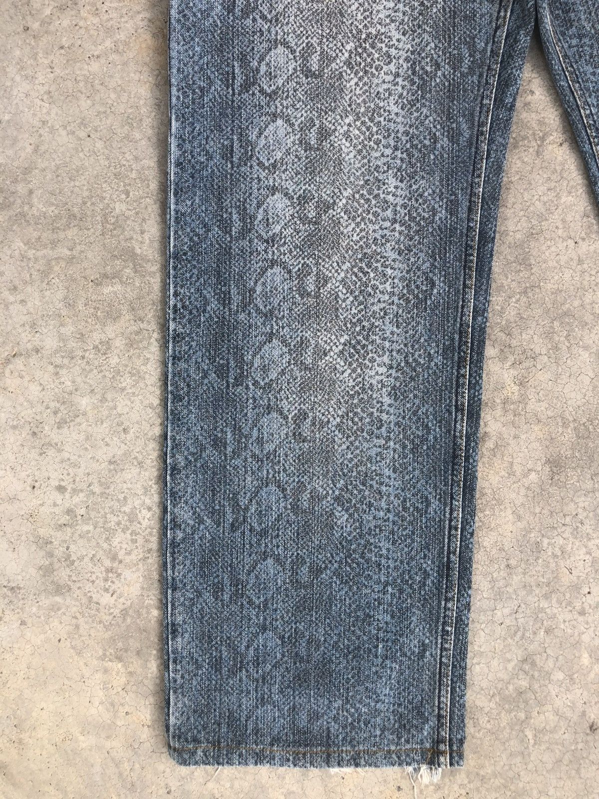 Karakuri Tamashii Karakuri Tamashii Embroidered Denim Snake Skin Size US 33 - 6 Thumbnail