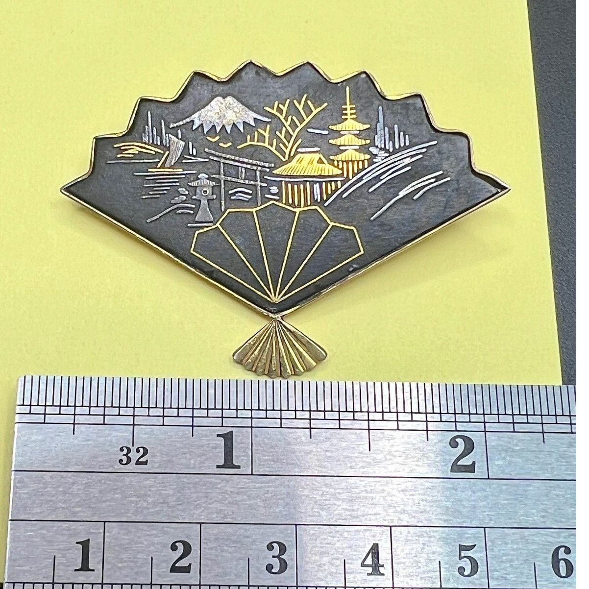 & Other Stories Amita Japan Black Gold Fuji Village Fan Brooch Pin Size ONE SIZE - 4 Thumbnail