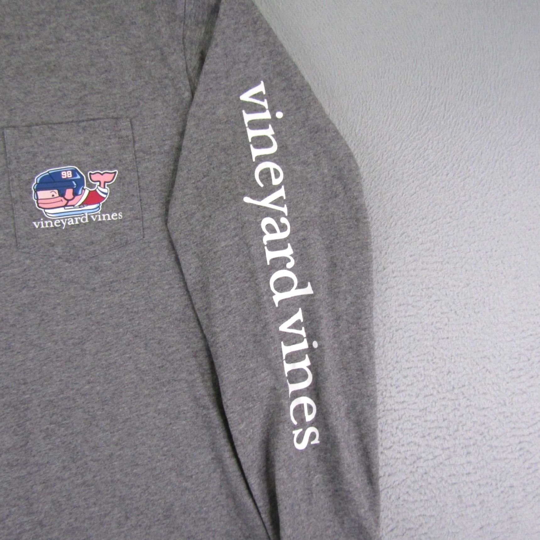 Vineyard Vines VINEYARD VINES Shirt Mens M Gray Pocket Whale Hockey Spell Out Preppy Tee Size US M / EU 48-50 / 2 - 4 Thumbnail