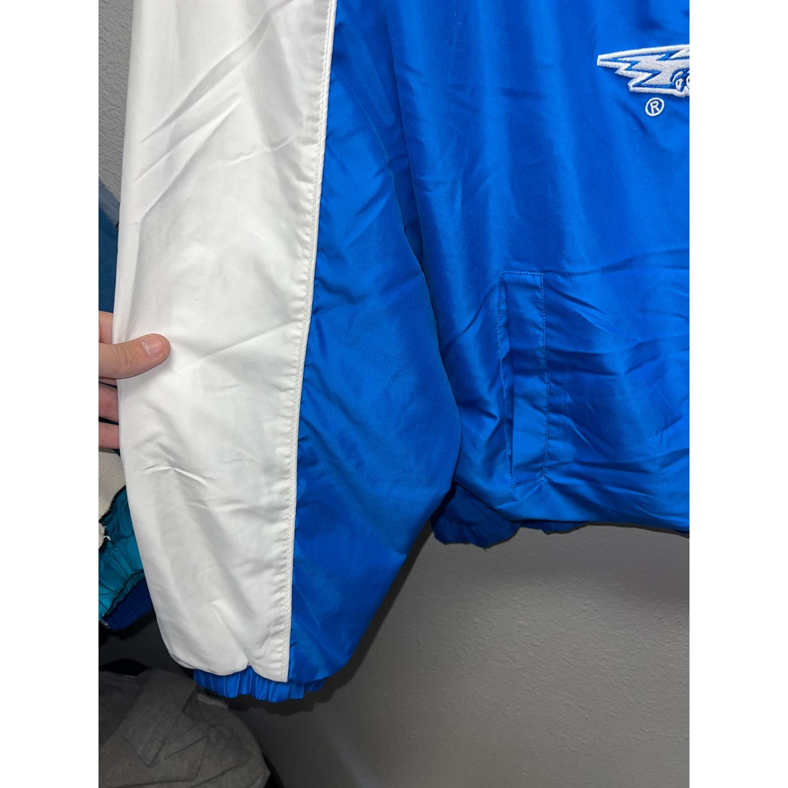 Vintage Vintage Air Force Jacket Falcons Windbreaker Lightweight XL Size US XL / EU 56 / 4 - 4 Thumbnail
