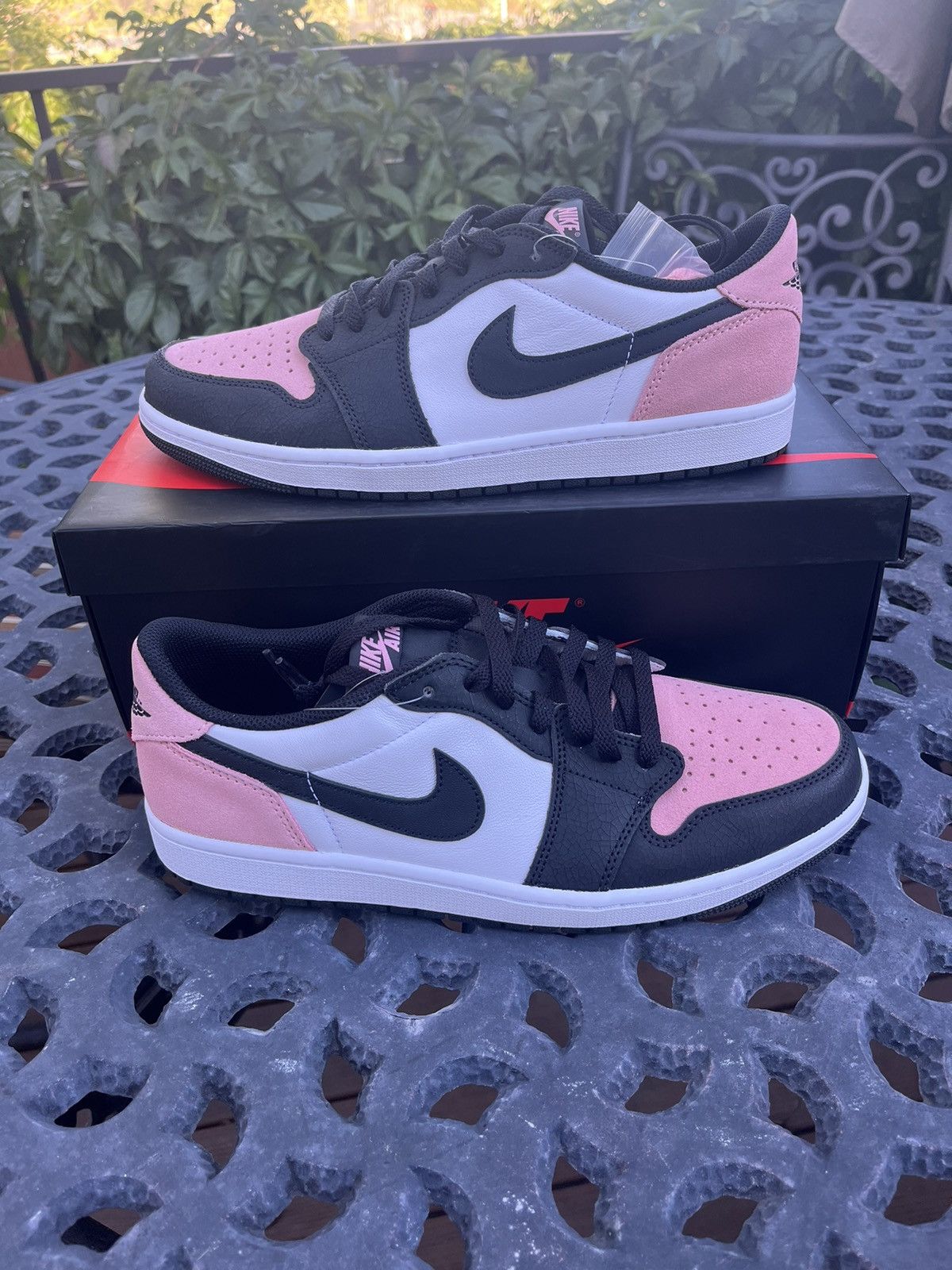 Jordan Brand Nike Jordan 1 Low Bleached Coral Size US 11.5 / EU 44-45 - 1 Thumbnail