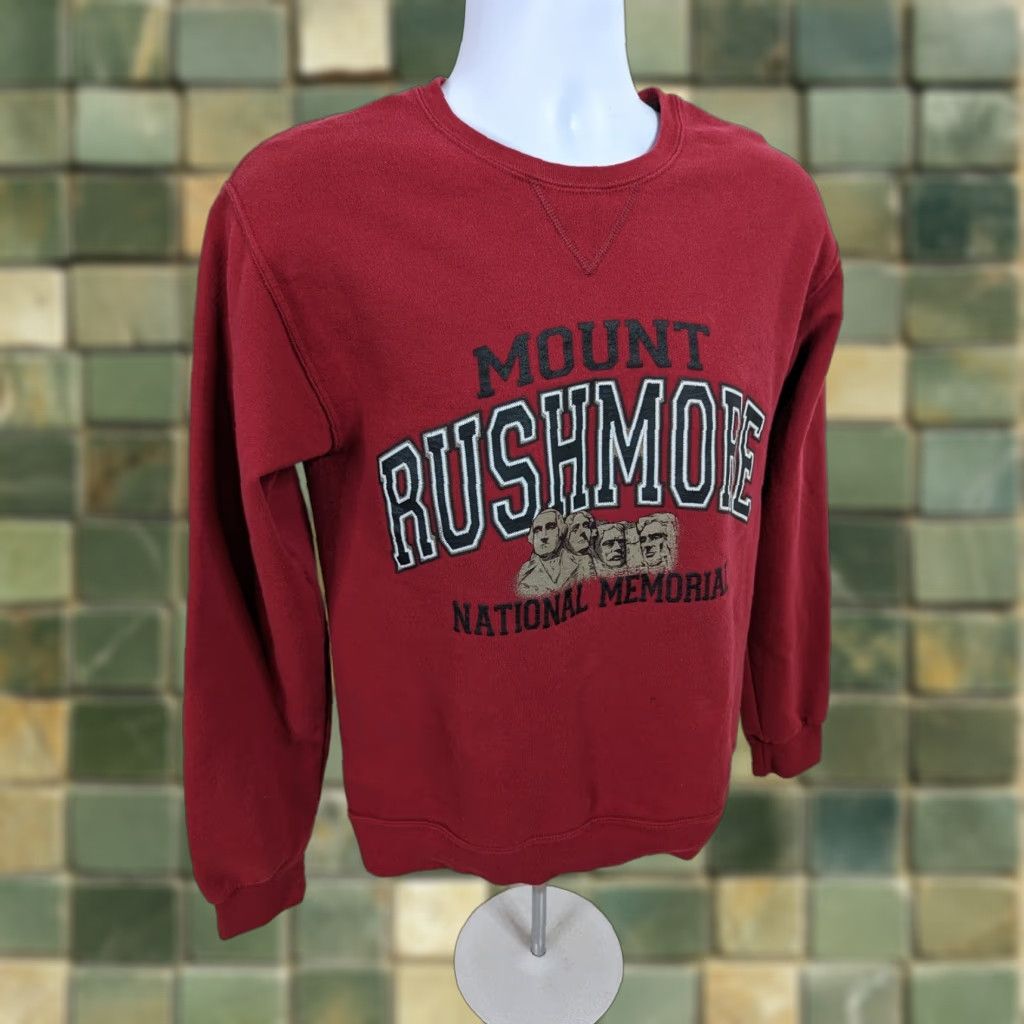 Fruit Of The Loom VINTAGE Fruit of the Loom Mount Rushmore Sweatshirt Crewneck Small Red unisex Adults 90s Cotton Blend Pullover Crewneck Mens Womens Boys Girls Size US S / EU 44-46 / 1 - 1 Thumbnail