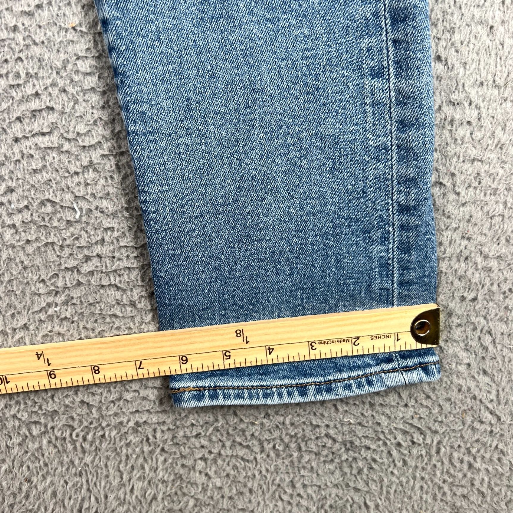 Levi's Levi's Wedgie Skinny Jeans Women's Size 25 Medium Wash Blue Denim Button Fly Distressed Size 42" / US 20 - 2 Thumbnail