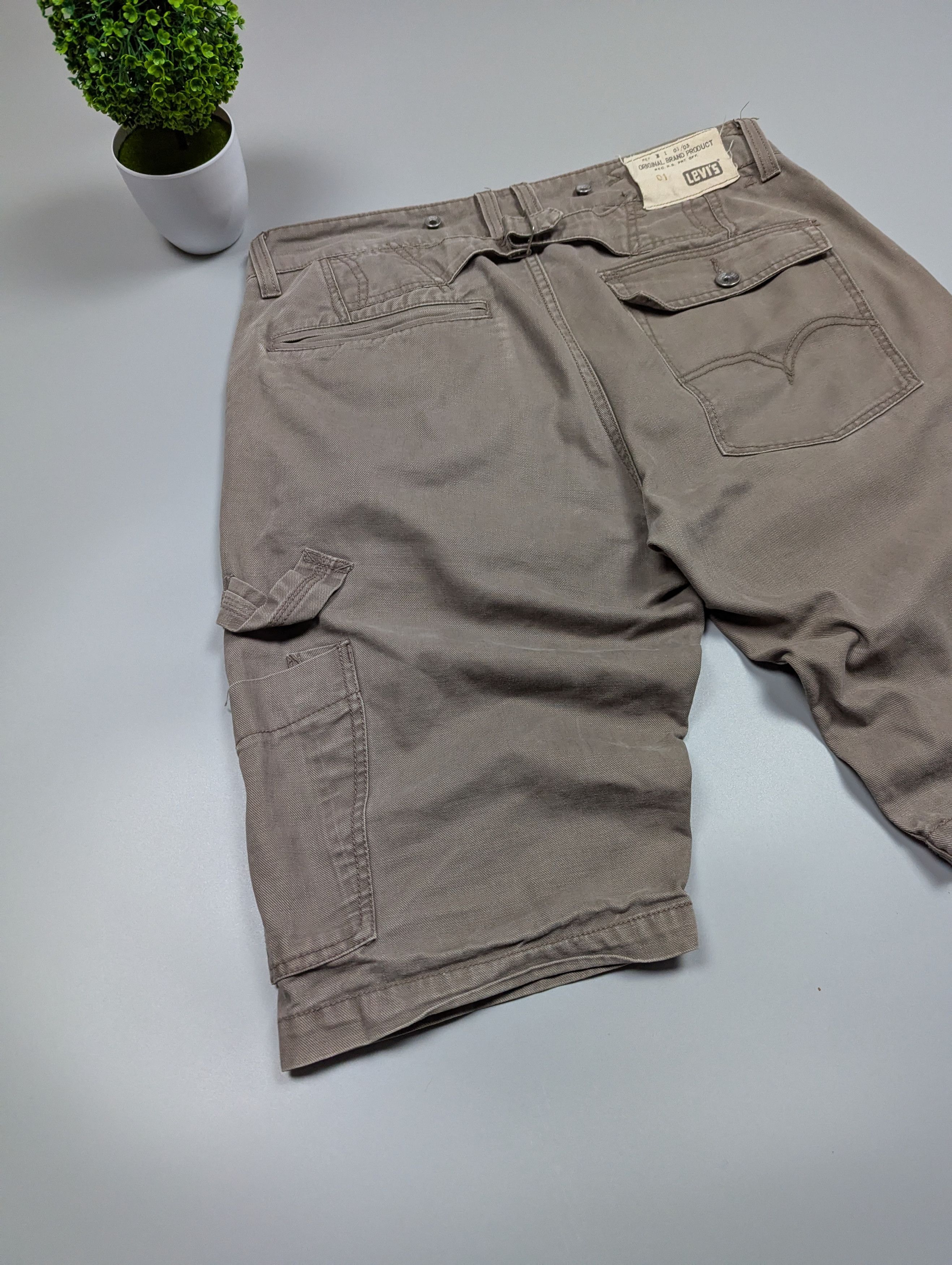 Levi's × Vintage LEVIS Vintage Men's Shabby Gray Cargo Shorts Bermuda W34 Size US 34 / EU 50 - 3 Thumbnail