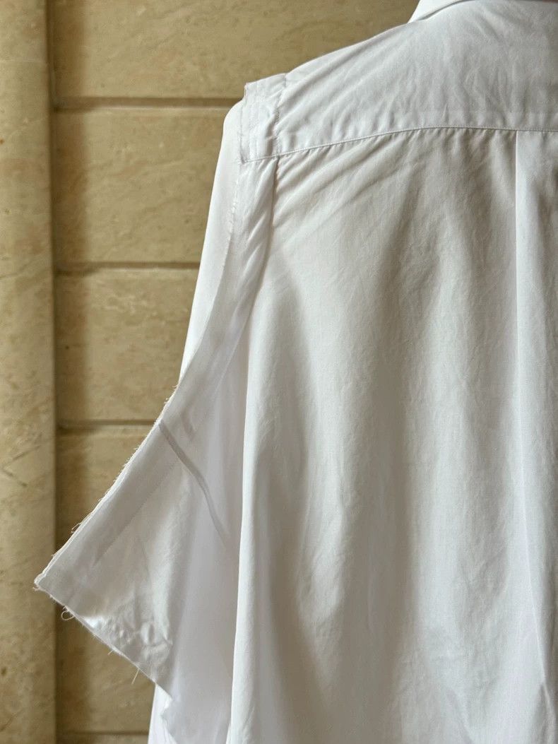 Comme des Garcons Comme Des Garcons The main line deconstructs the white shi Size S / US 4 / IT 40 - 7 Thumbnail
