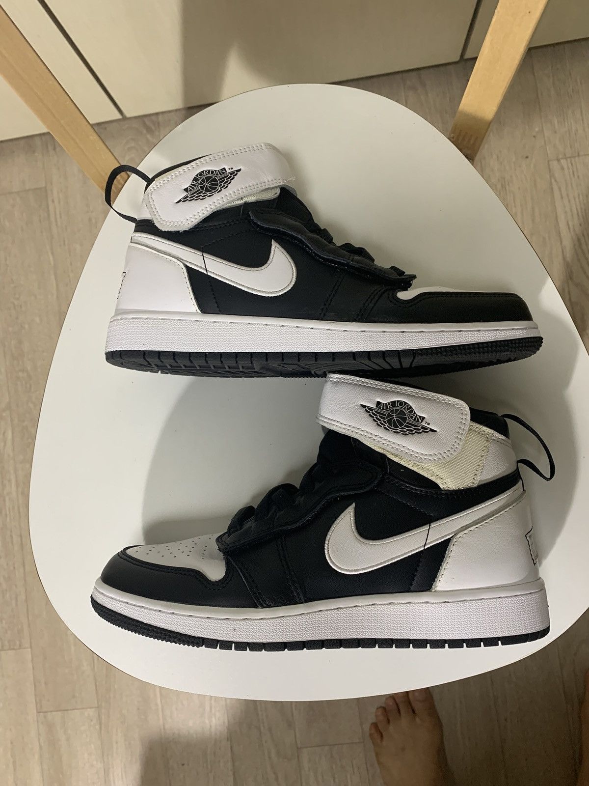 Nike Nike Air Jordan 1 high fly ease black white 6Y Size US 6 / EU 39 - 2 Thumbnail