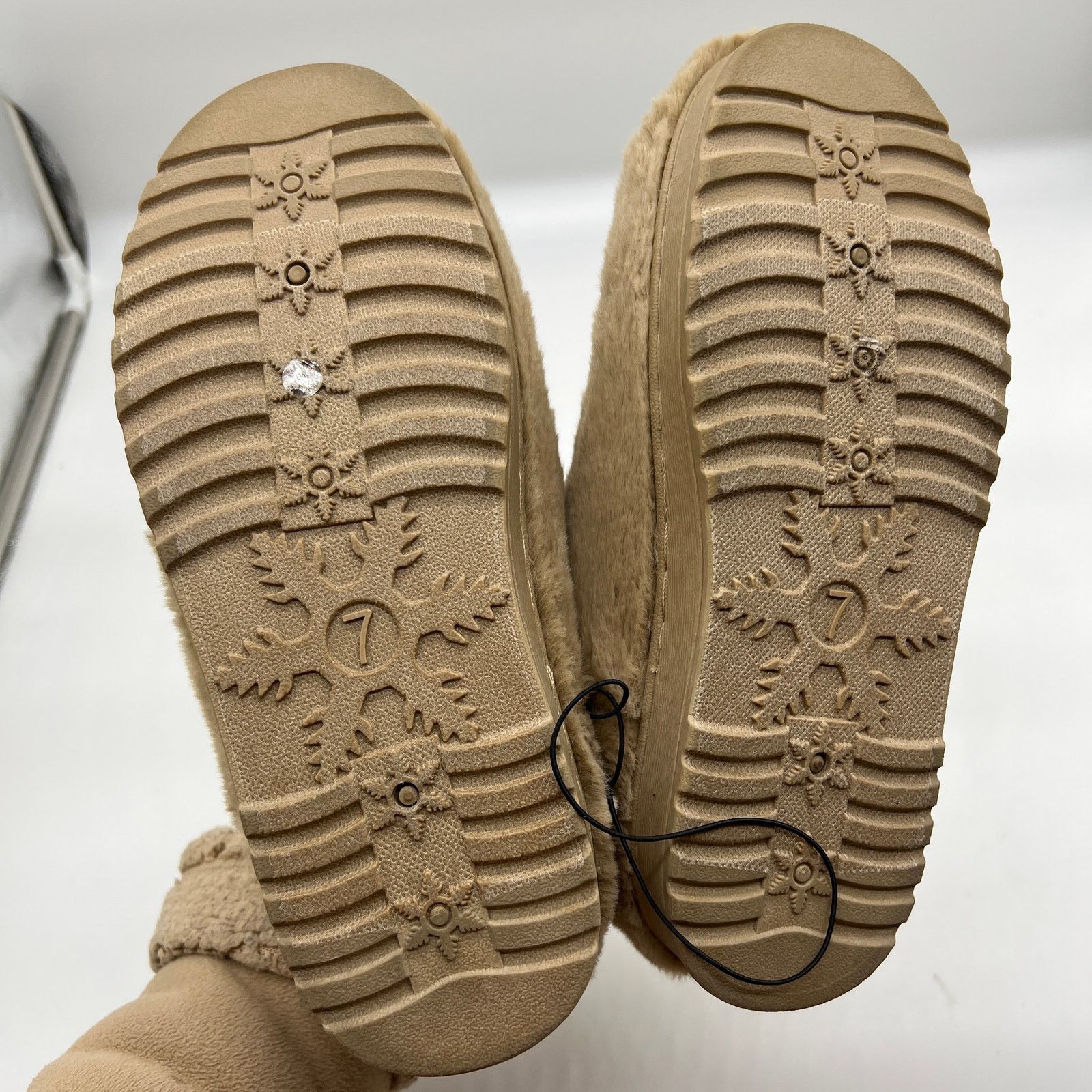 Other Arizona Jean Co Womens Faux Fur Slater Flat Winter Size US 7 / IT 37 - 9 Thumbnail
