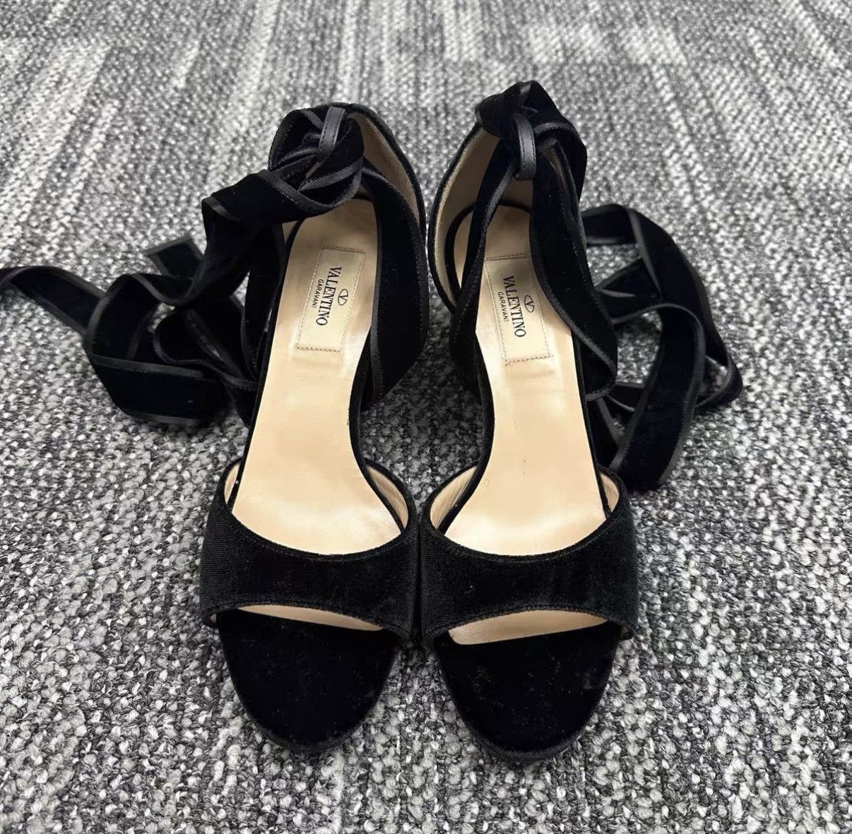 Valentino Valentino Velvet Lace-Up High Heels J42 Size US 6 / IT 36 - 2 Thumbnail