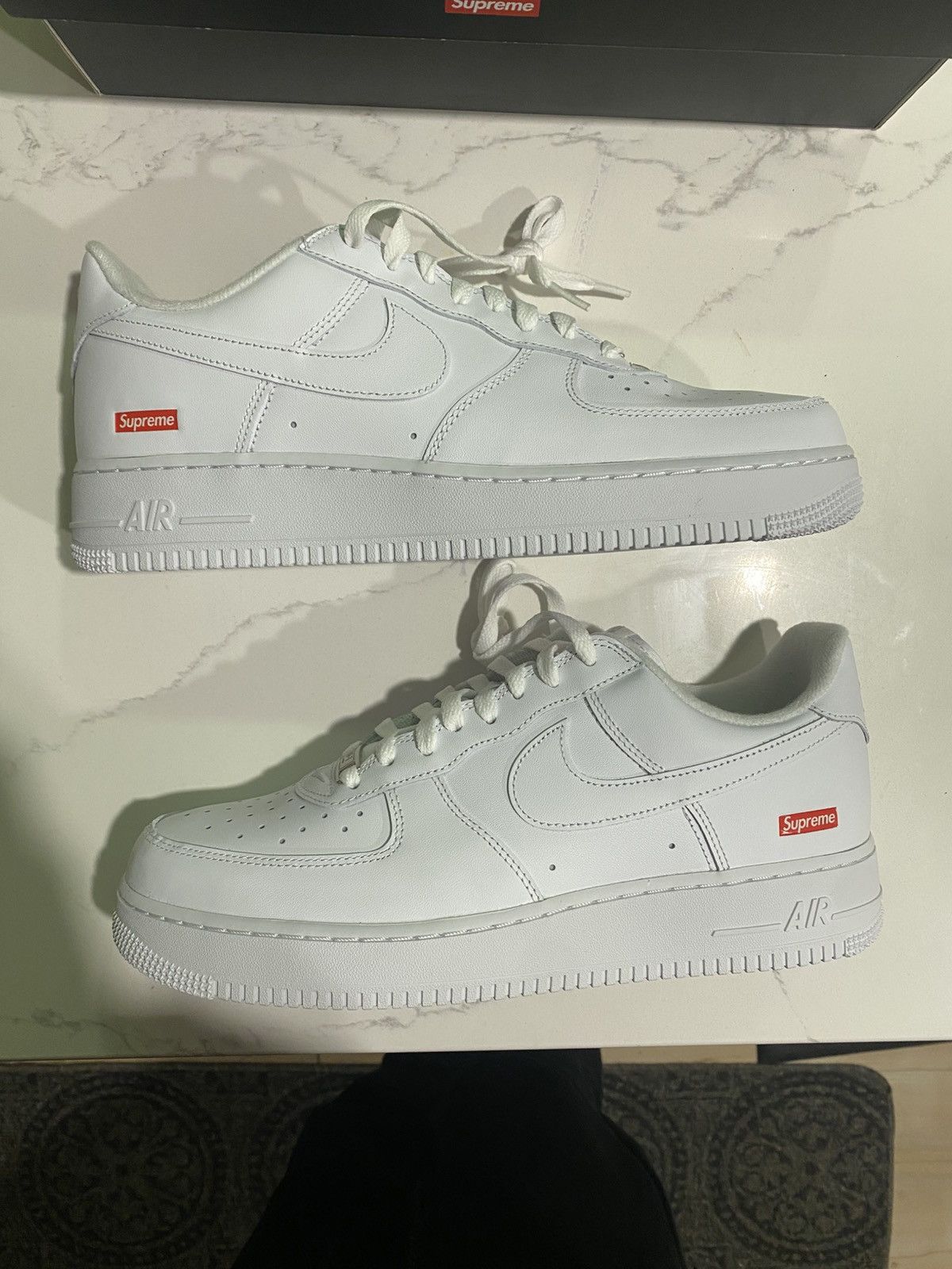 Nike × Supreme Nike Air Force 1 low supreme white Size US 11 / EU 44 - 2 Thumbnail