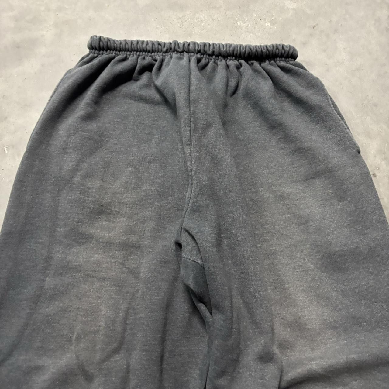 Japanese Brand × Vintage Crazy Vintage Y2K/2000s Faded Grey Skater Essential Sweatpants! Size US 30 / EU 46 - 4 Thumbnail