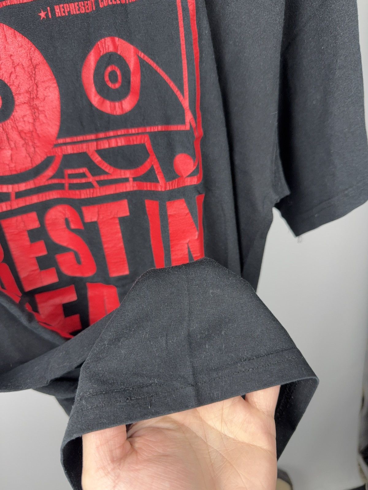Vintage Vintage 00s Retro Rest In Peace Cassette Graphic T-Shirt Size US L / EU 52-54 / 3 - 10 Thumbnail
