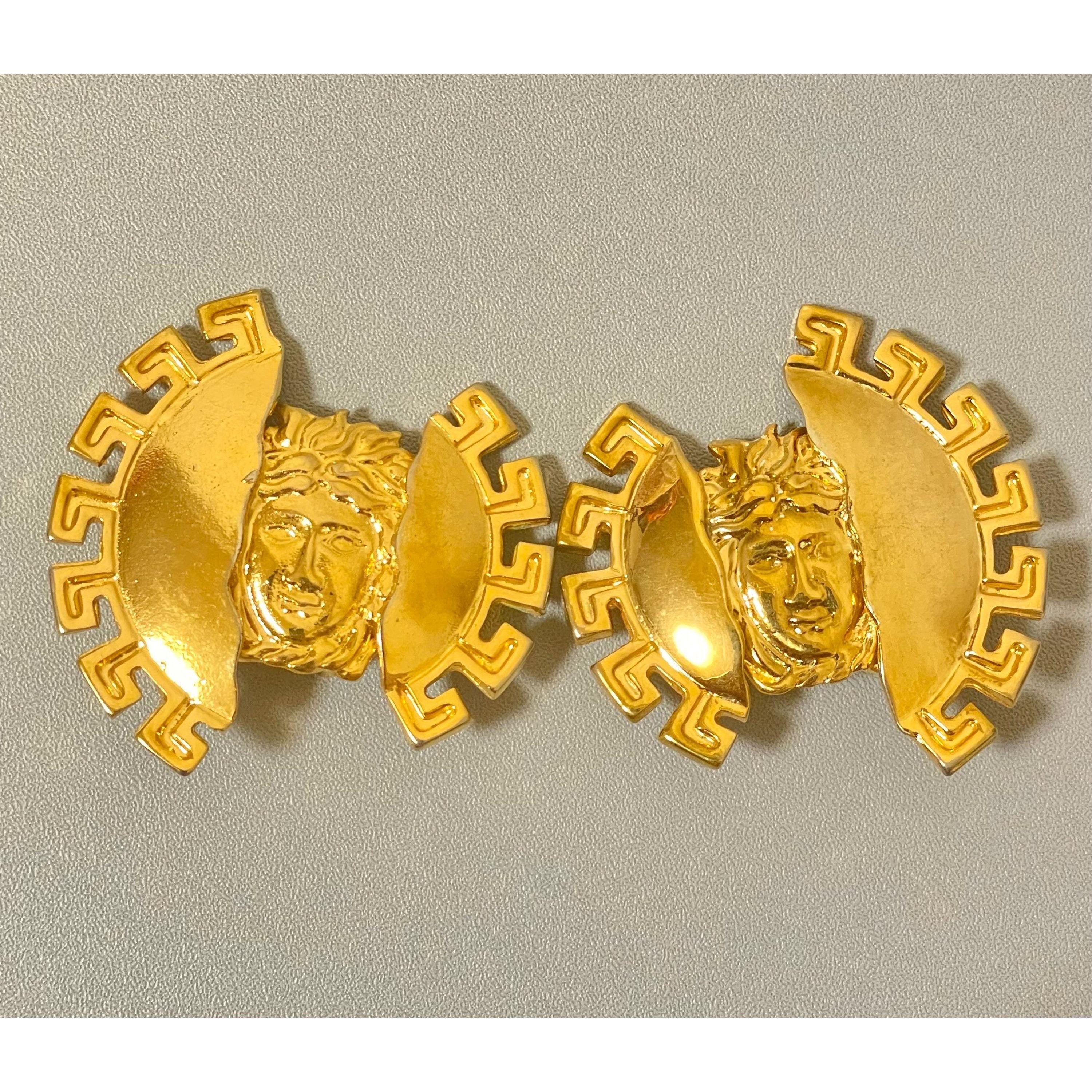 Versace Vintage Gianni Versace golden earrings with large medusa Size ONE SIZE - 4 Thumbnail