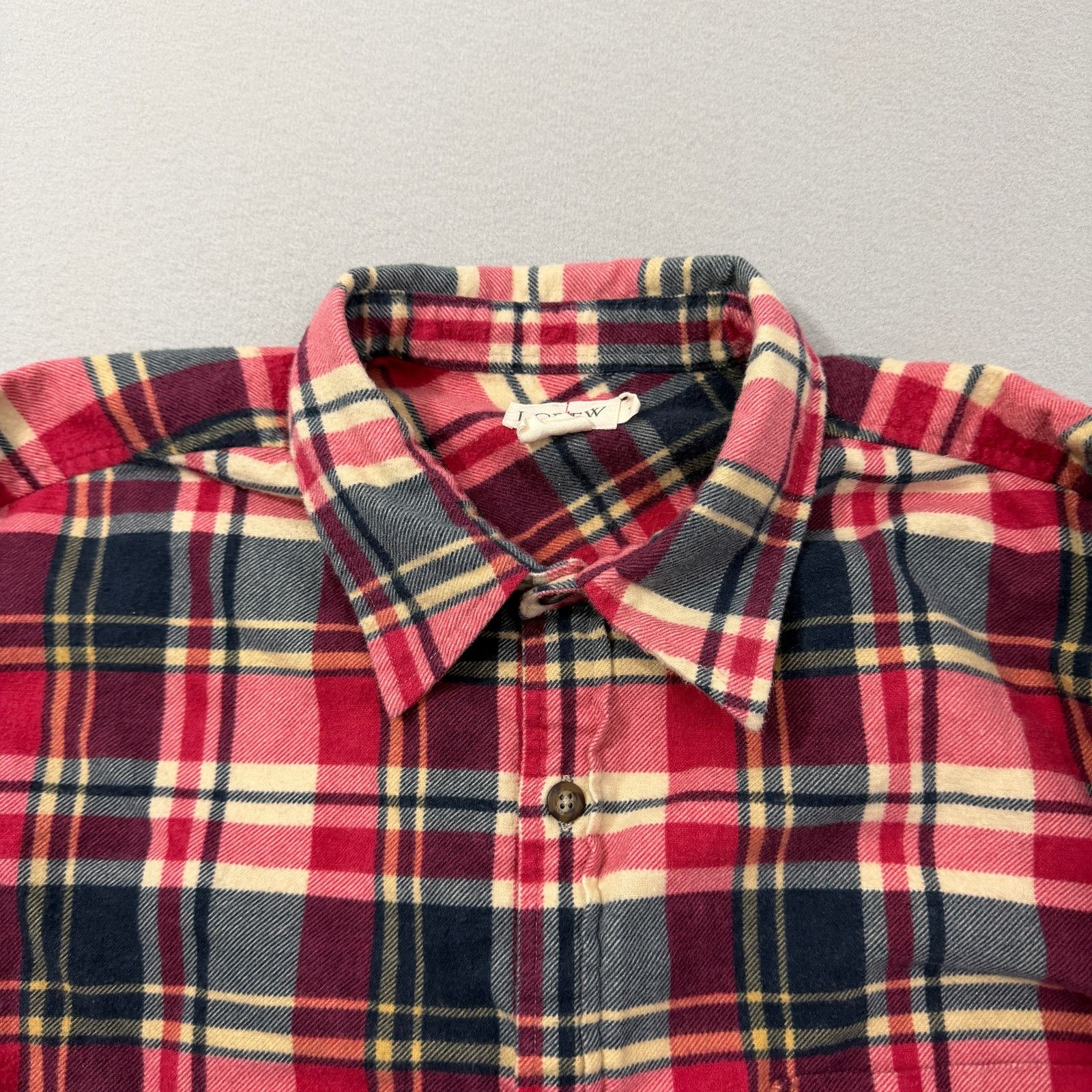 J.Crew Vintage J Crew Flannel Shirt Men's Large Red Plaid Preppy Size US L / EU 52-54 / 3 - 3 Thumbnail