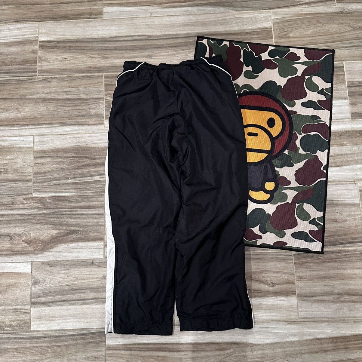 Nike Y2K White and Black Baggy Nike Trackpants Size US 36 / EU 52 - 4 Thumbnail