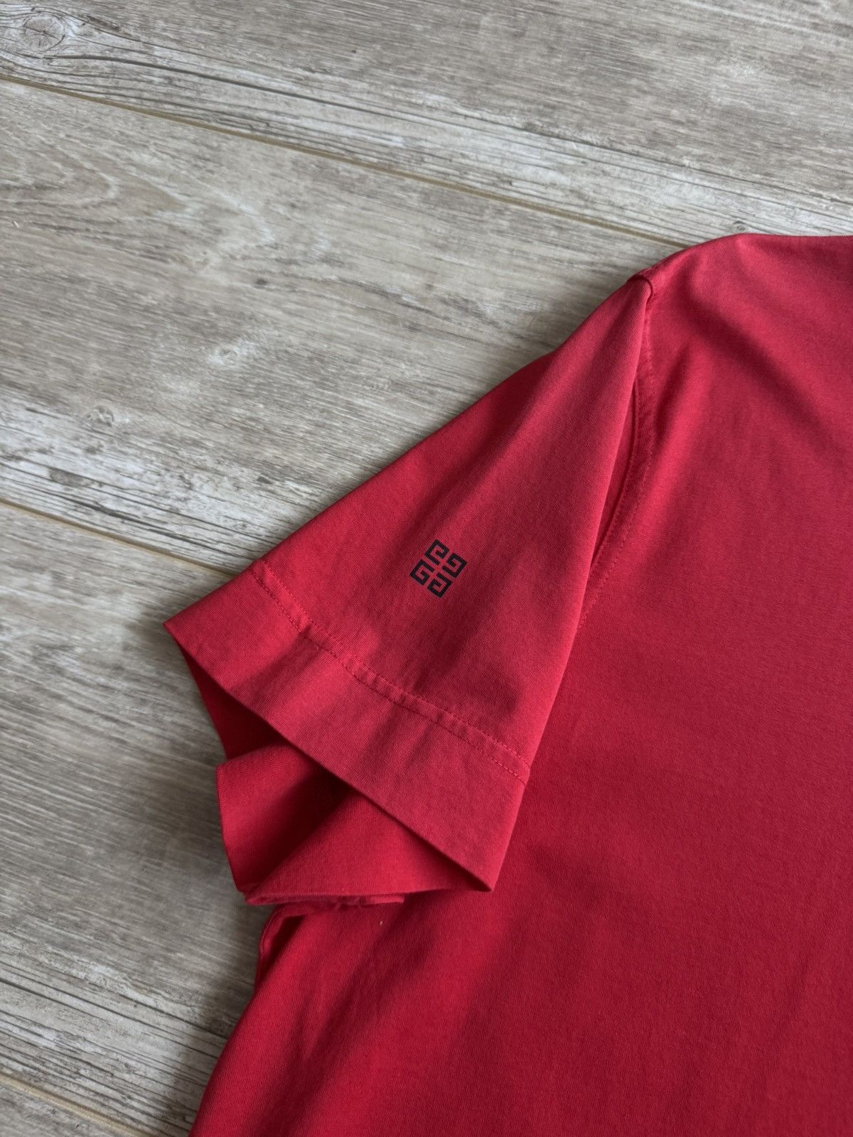 Givenchy Givenchy Red Embossed Chain Collar T-Shirt Size L / US 10 / IT 46 - 10 Thumbnail