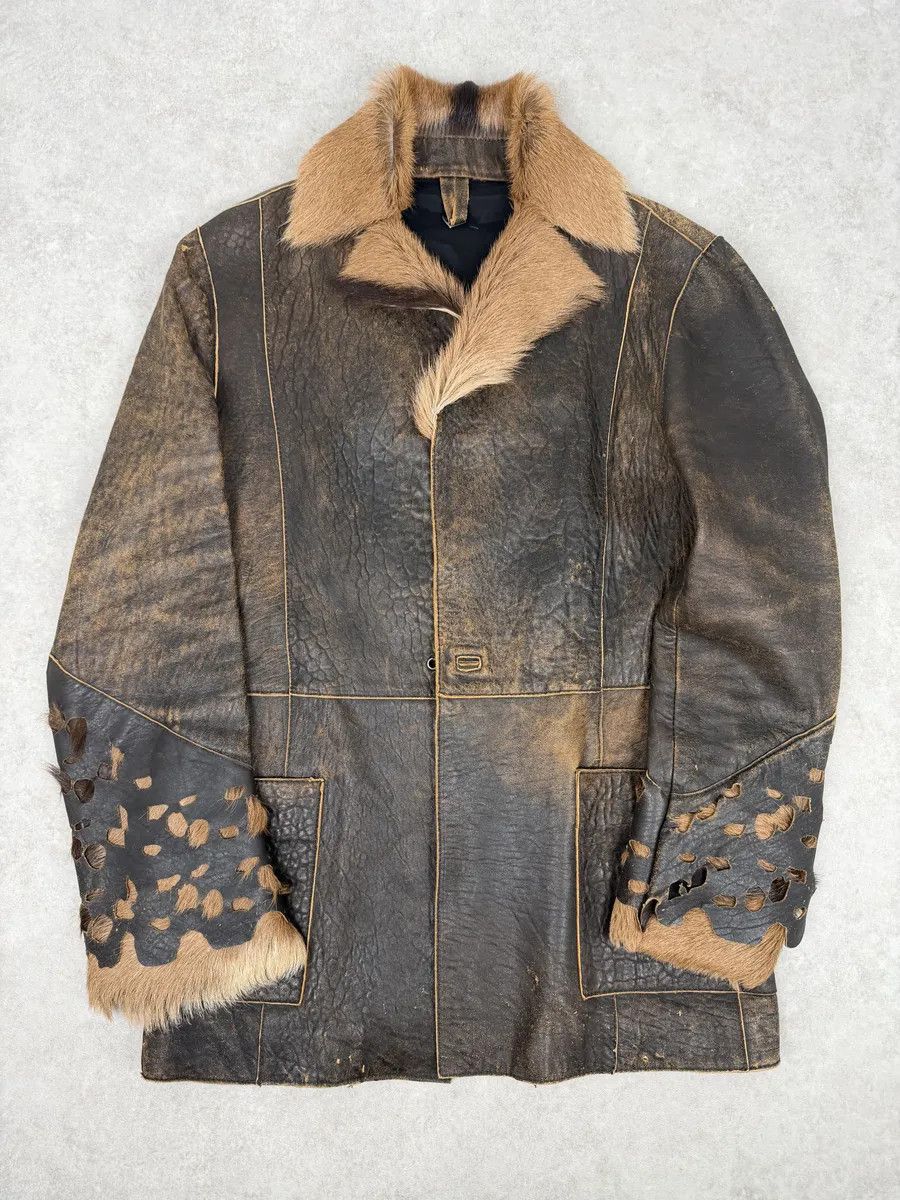 Just Cavalli AW2005 Cavalli Brown Eroded Leather Fur-Collar Jacket Size US L / EU 52-54 / 3 - 1 Thumbnail