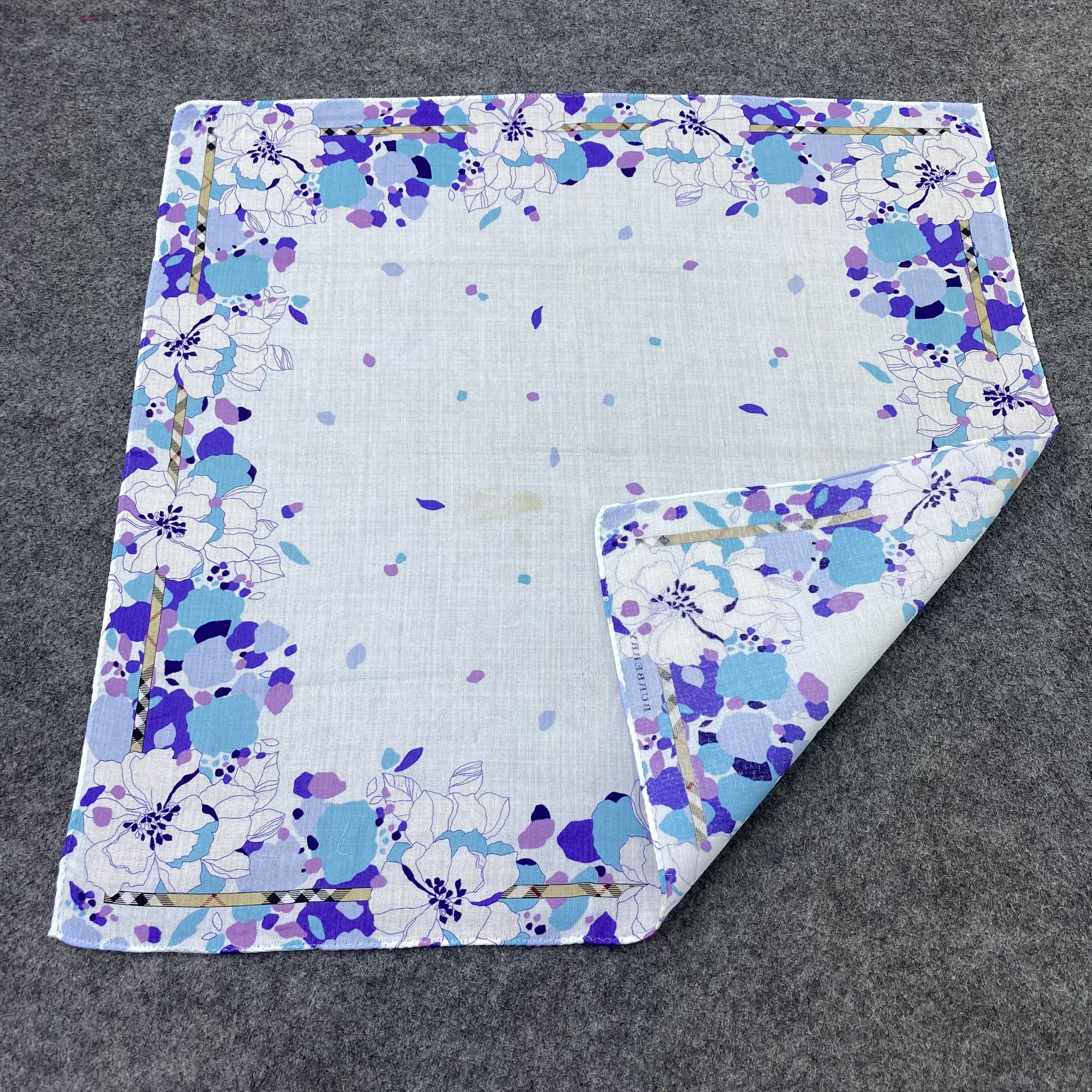 Burberry Burberry Handkerchief / Bandana / Neckerchief-B2083 Size ONE SIZE - 5 Thumbnail