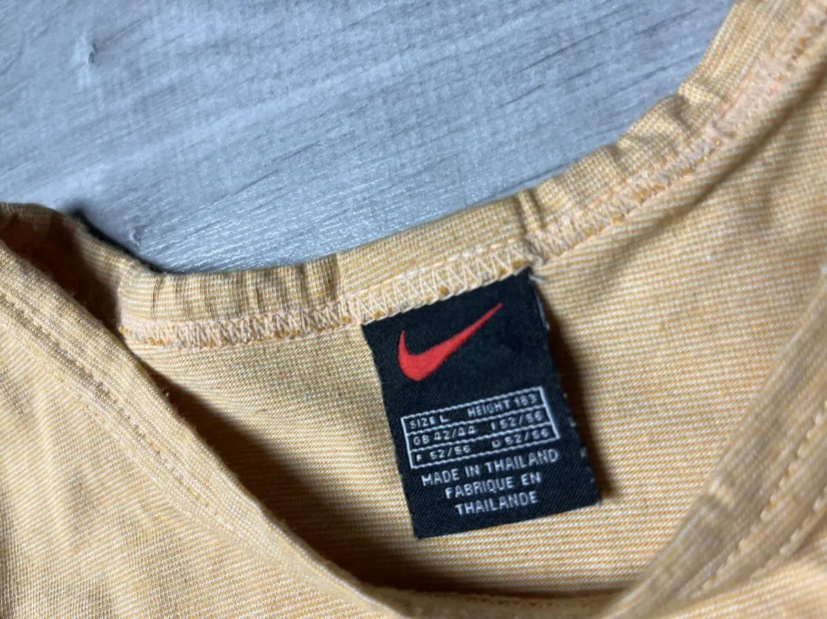 Nike Vintage Nike 90s T-shirt small logo size Large Size US L / EU 52-54 / 3 - 4 Thumbnail