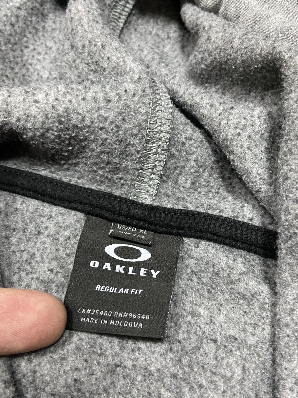 Oakley Oakley vintage centr logo circle hoodie Size US XL / EU 56 / 4 - 5 Thumbnail