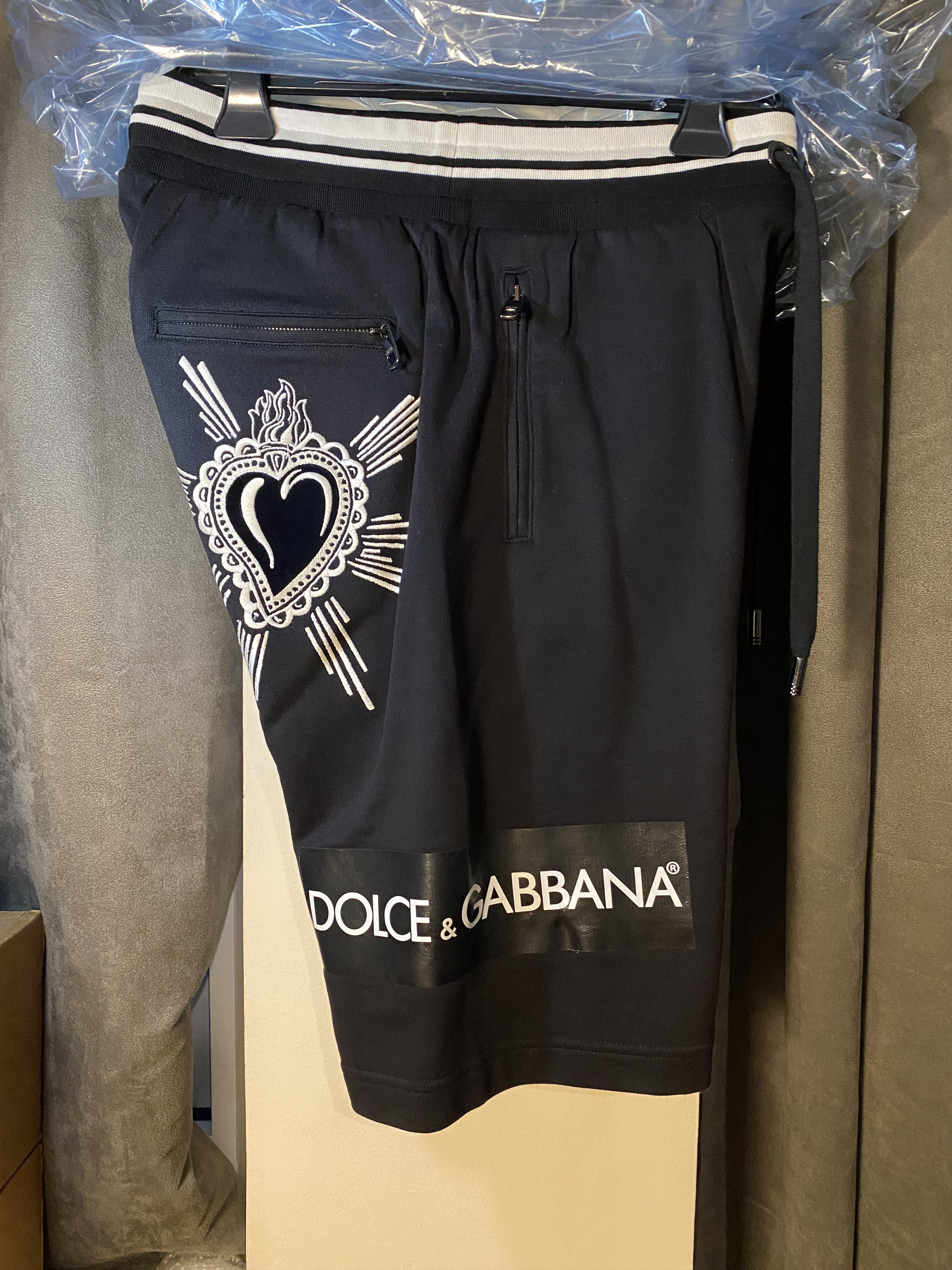 Dolce & Gabbana Dolce&Gabbana embroidered heart Shorts Size US 30 / EU 46 - 1 Thumbnail