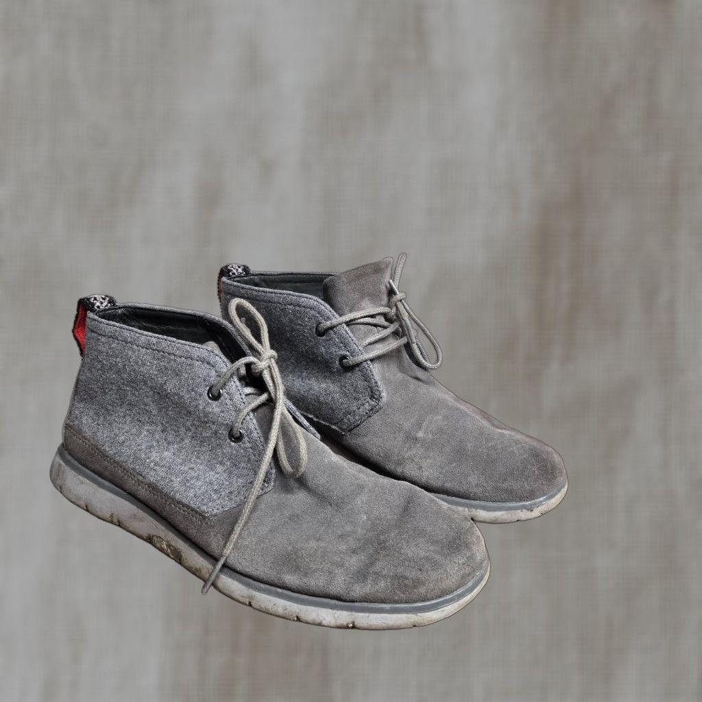 Ugg UGG Chukka Boots Mens 8 Gray Wool Suede Round Toe Lace Up Casual Vintage No 1018442 Size US 8 / EU 41 - 1 Thumbnail