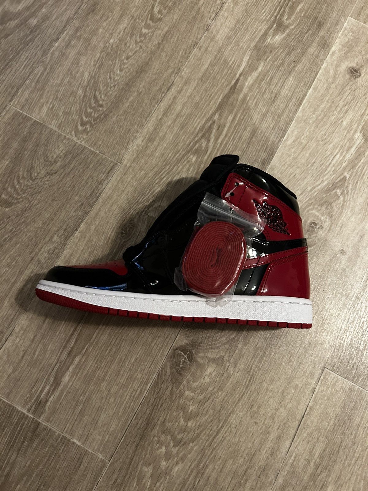 Jordan Brand Air Jordan 1 Retro High Og Patent Bred Size US 9 / EU 42 - 14 Thumbnail