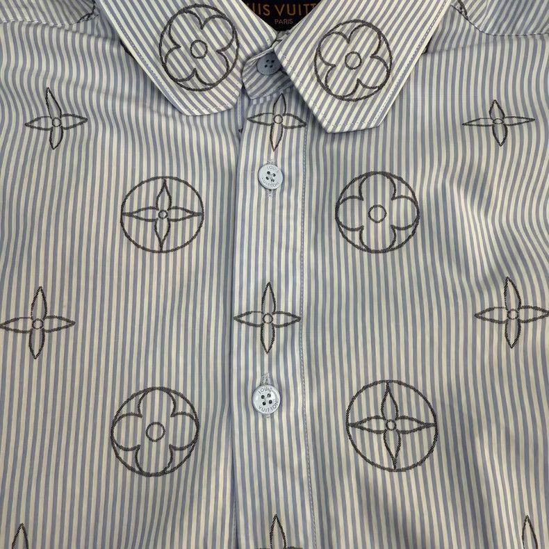 Louis Vuitton Louis Vuitton Blue vertical full logo shirt 2505-Nextarrow Size US XS / EU 42 / 0 - 8 Thumbnail
