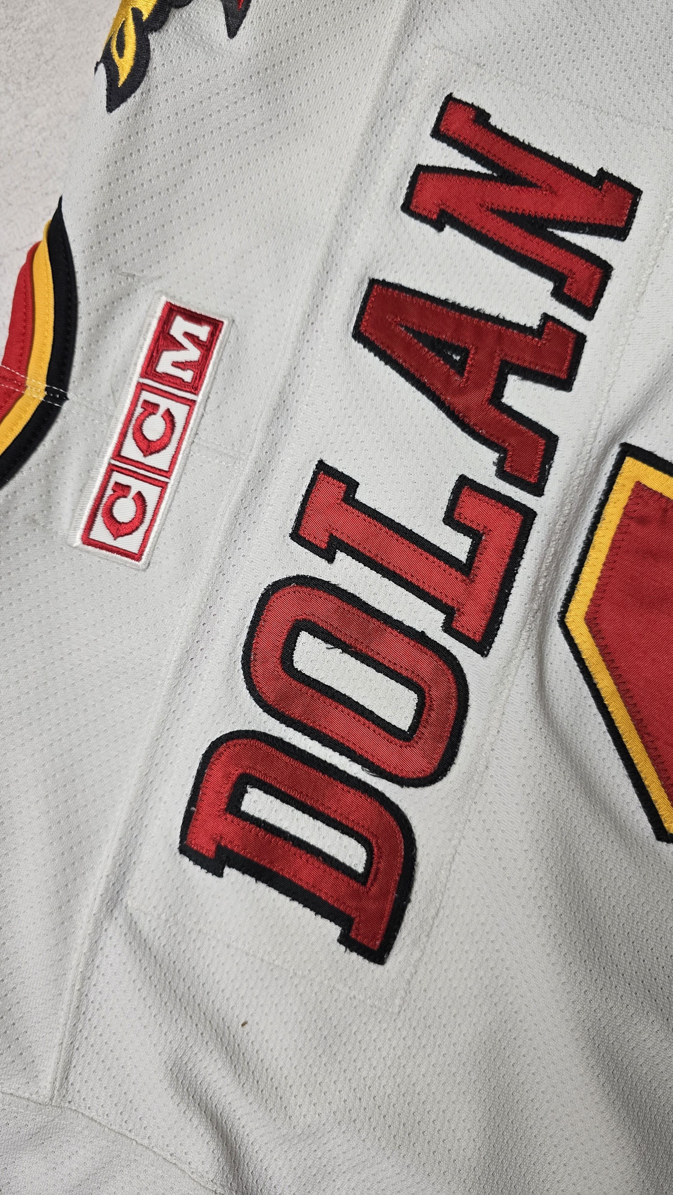Ccm VTG CCM Air-Knit Calgary Flames Dolan #1 NHL Hockey Jersey Size US M / EU 48-50 / 2 - 7 Thumbnail
