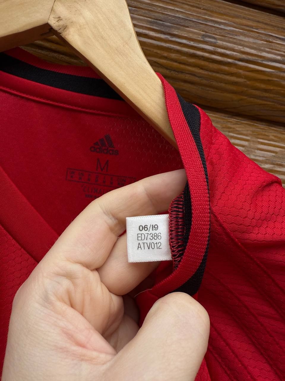 Adidas MANCHESTER UNITED HOME FOOTBALL SHIRT SOCCER JERSEY Size US M / EU 48-50 / 2 - 7 Thumbnail