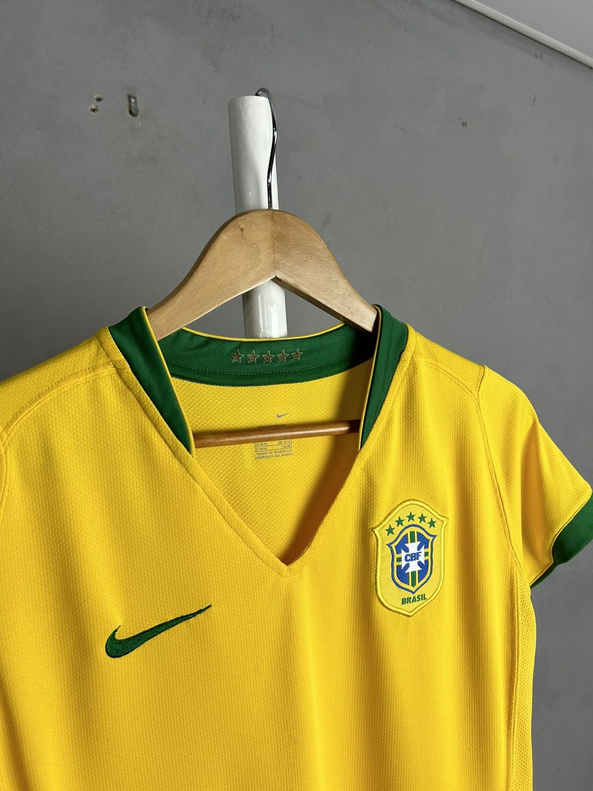 Nike Vintage Nike Brazil Women Soccer Jersey Shirt Size L / US 10 / IT 46 - 5 Thumbnail