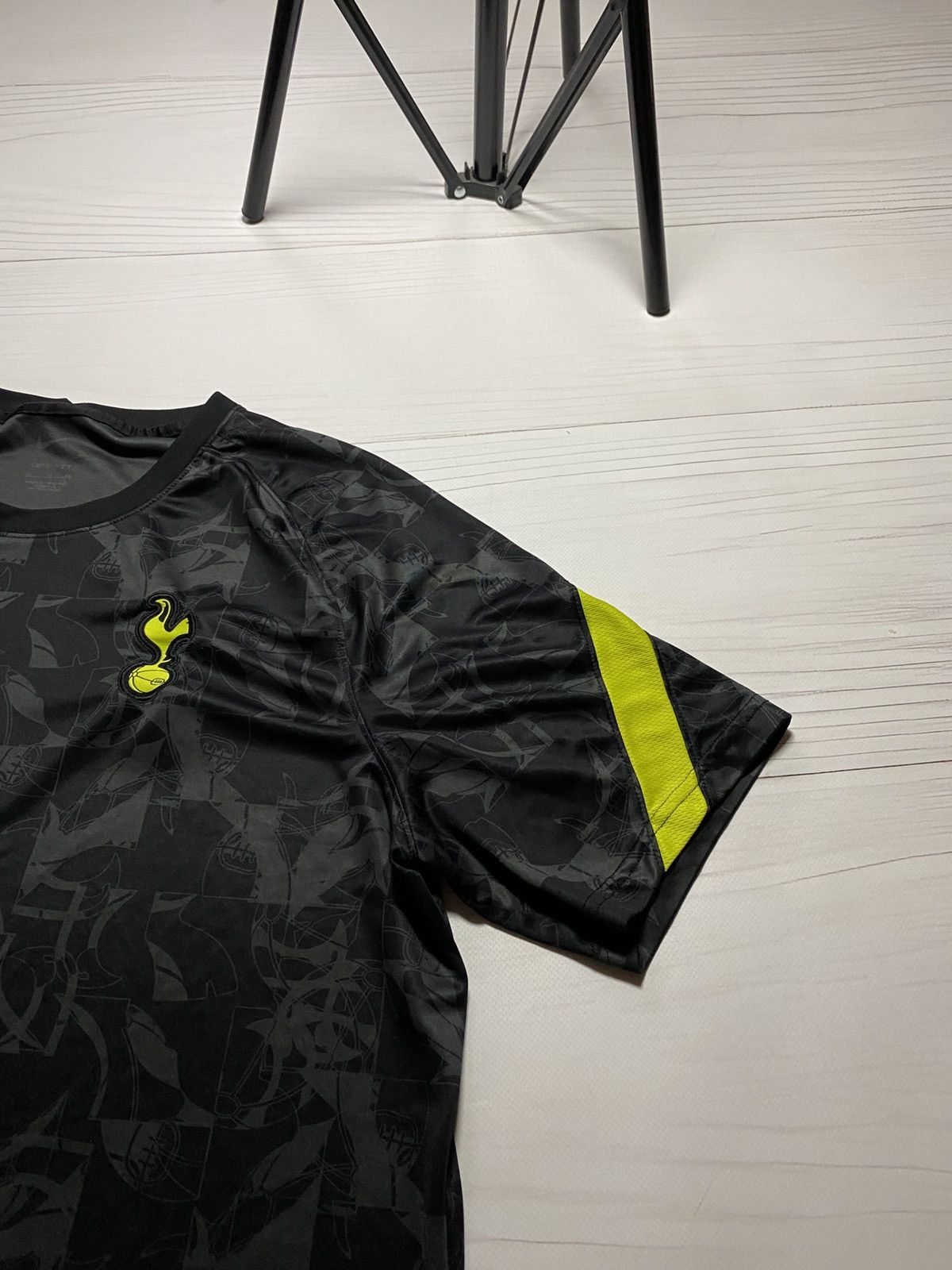 Nike Nike Tottenham Hotspur 2021/22 pre-match soccer jersey Size US XL / EU 56 / 4 - 10 Thumbnail
