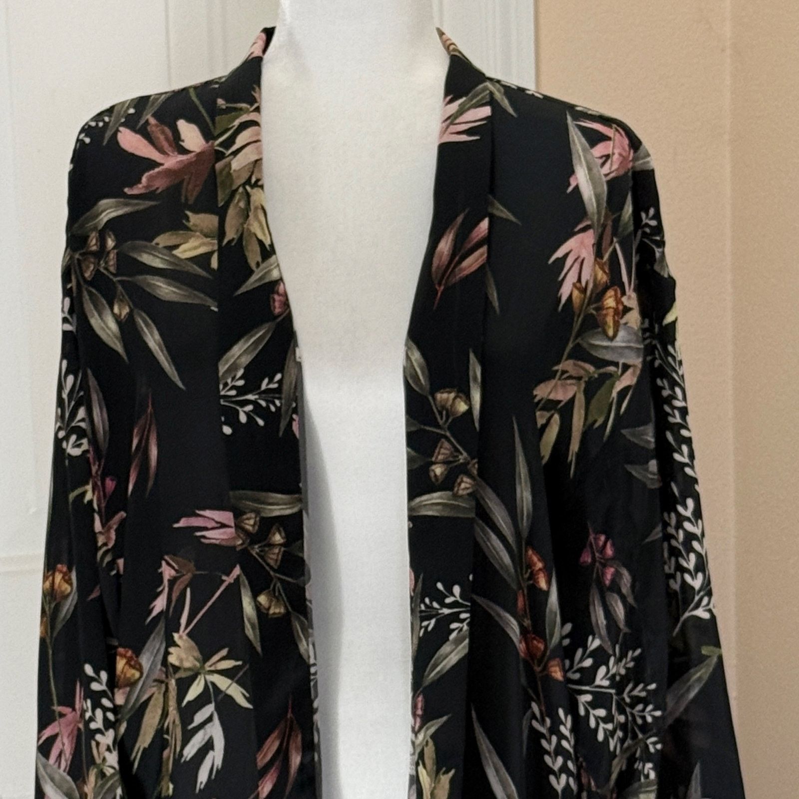 ELAN Elan One Size kimono dressing gown botanical print on black Size ONE SIZE - 3 Thumbnail
