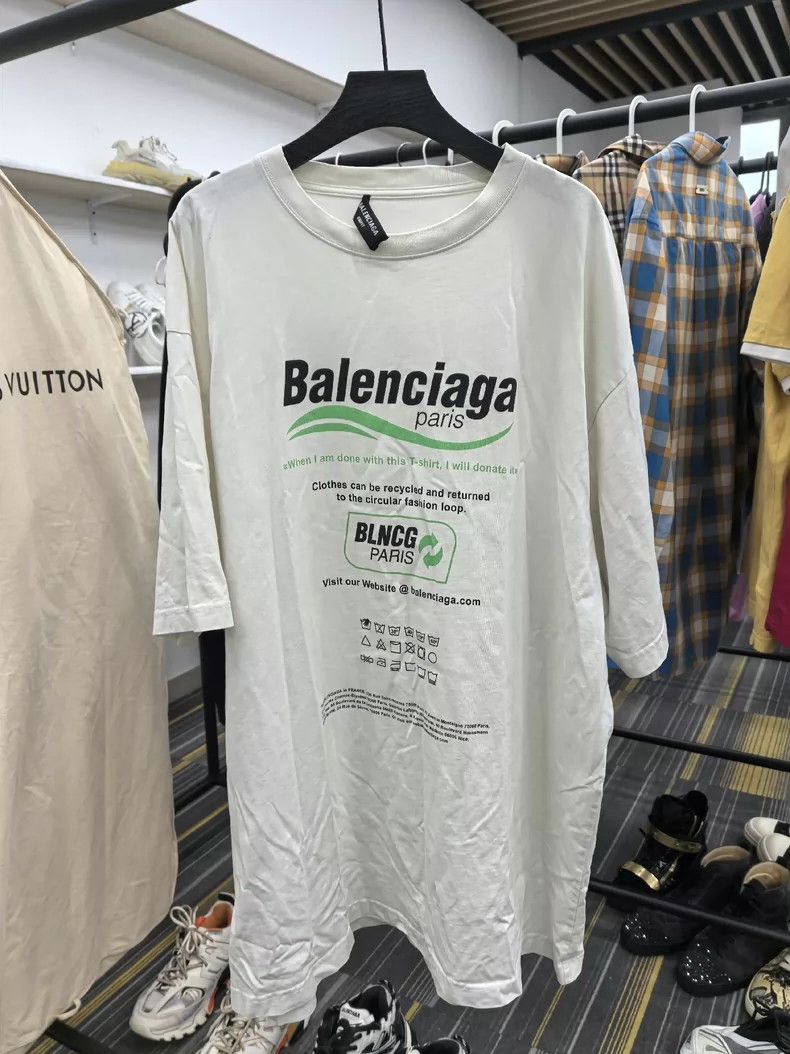 Balenciaga Balenciaga Eco-friendly cola short-sleeved shirt Size US S / EU 44-46 / 1 - 1 Thumbnail