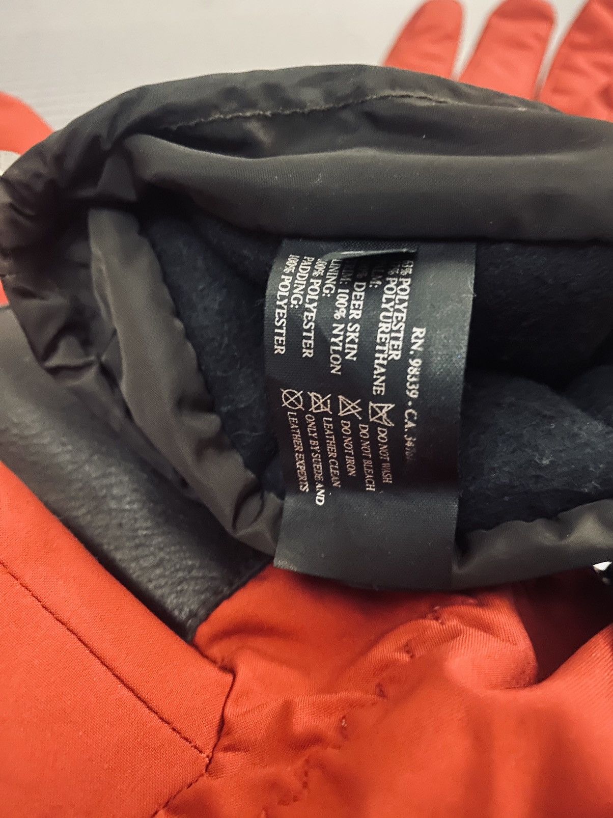 Prada Prada red techno blk deerskin buckled ski gloves 8.5 NWT Size ONE SIZE - 12 Thumbnail