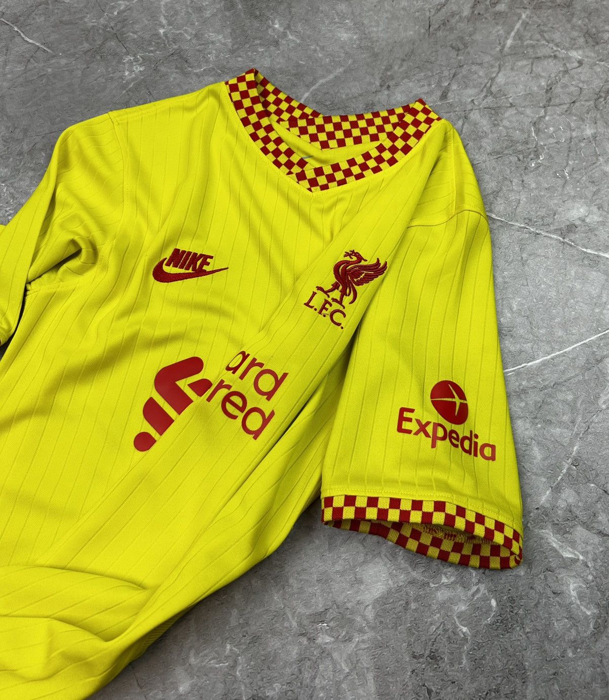 Nike Nike Liverpool Jersey Yellow Shirt FC 21/22 Dri-Fit Size US XS / EU 42 / 0 - 11 Thumbnail