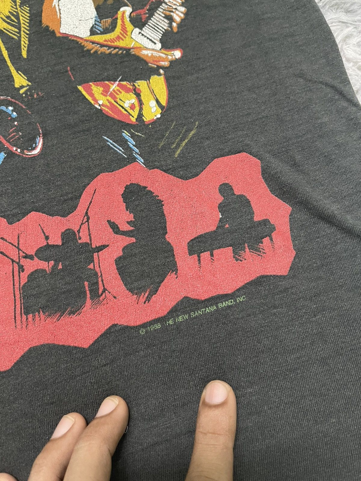 Band Tees VERY RARE 80s SANTANA ROCK TSHIRT DISTRESSED Size US M / EU 48-50 / 2 - 6 Thumbnail