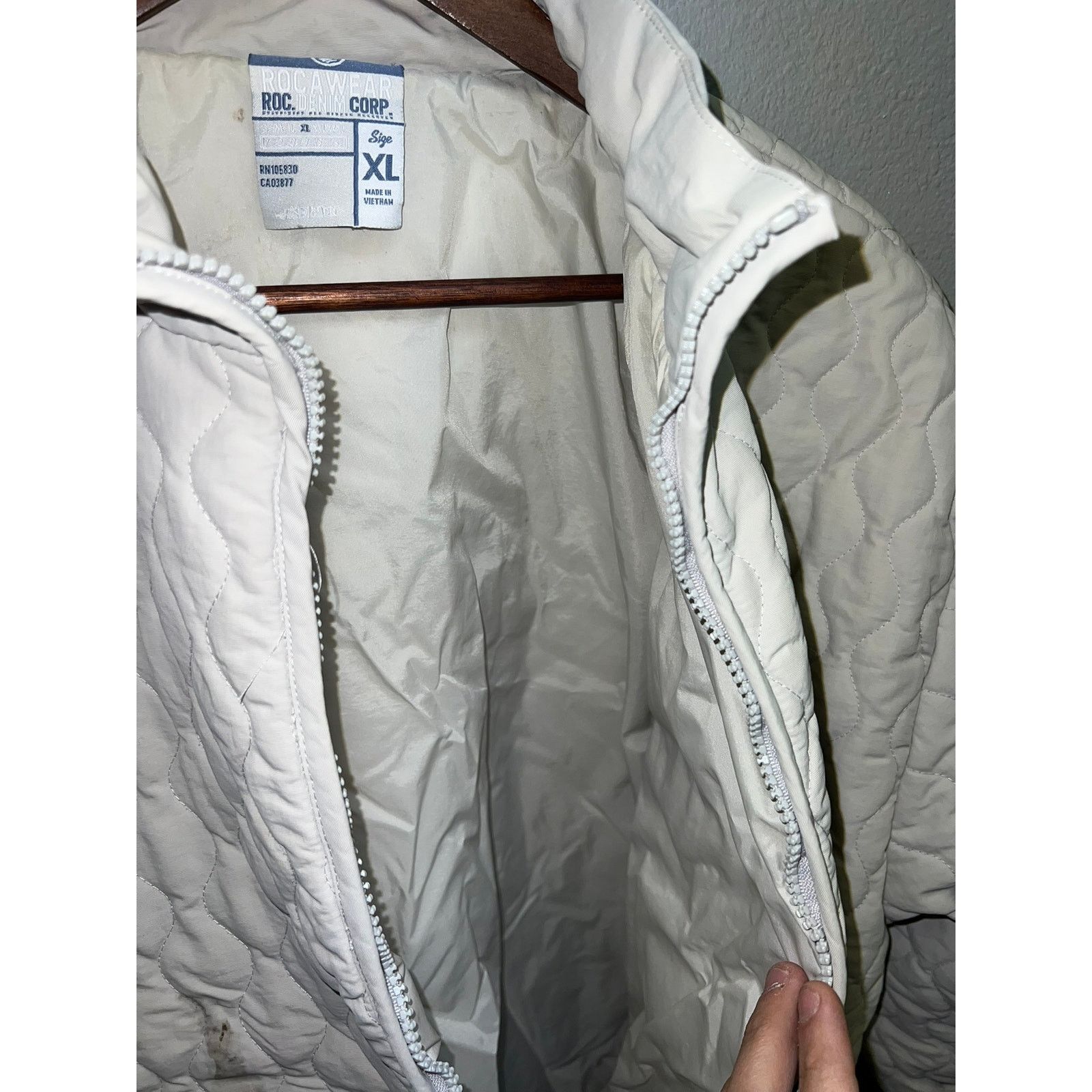 Vintage Rocawear Puffer Jacket Full Zip Quilted Roc Stained STAIN Size US XL / EU 56 / 4 - 10 Thumbnail