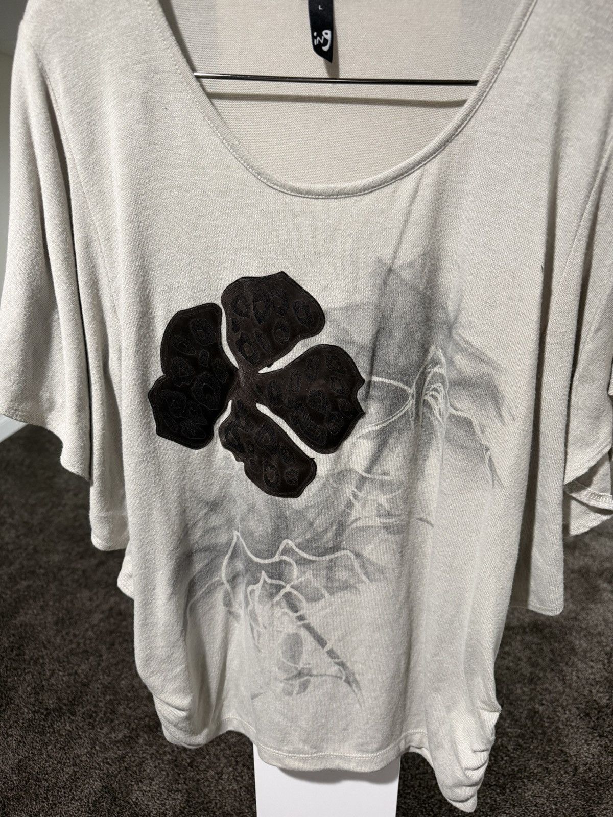 Vintage Vintage Gray Black Flower Flowy T-Shirt Size L / US 10 / IT 46 - 2 Thumbnail
