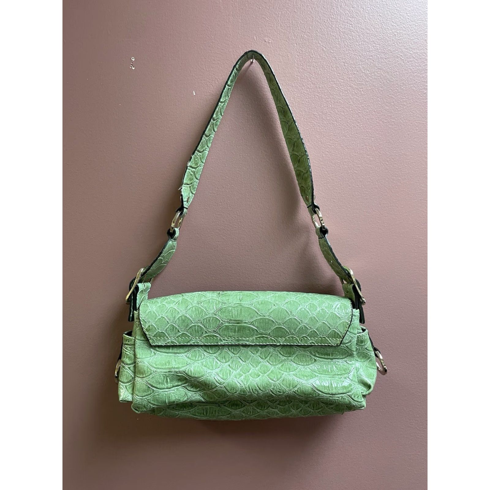 Guess VINTAGE Guess Green Faux Snake Skin Purse Crossbody Bag Shoulder, Medium, Women's, Green, Crossbody, Leather Strap, Silver Hardware Size ONE SIZE - 4 Thumbnail